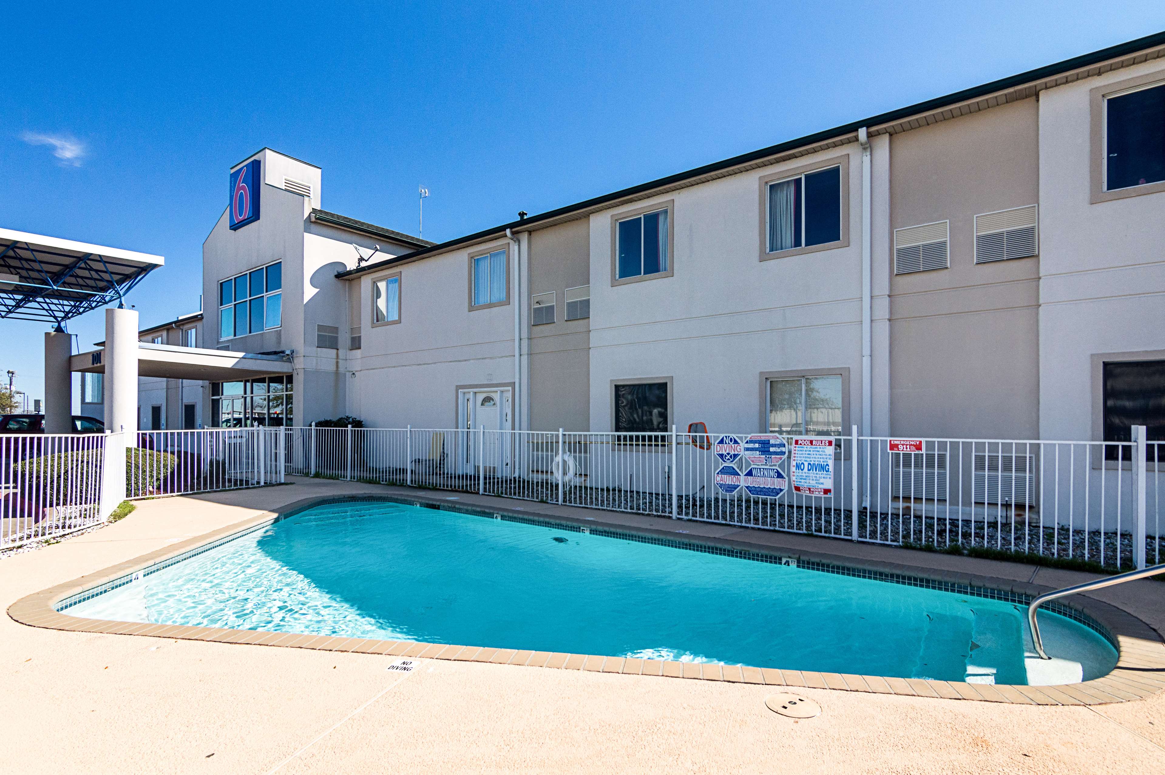 Motel 6 Terrell