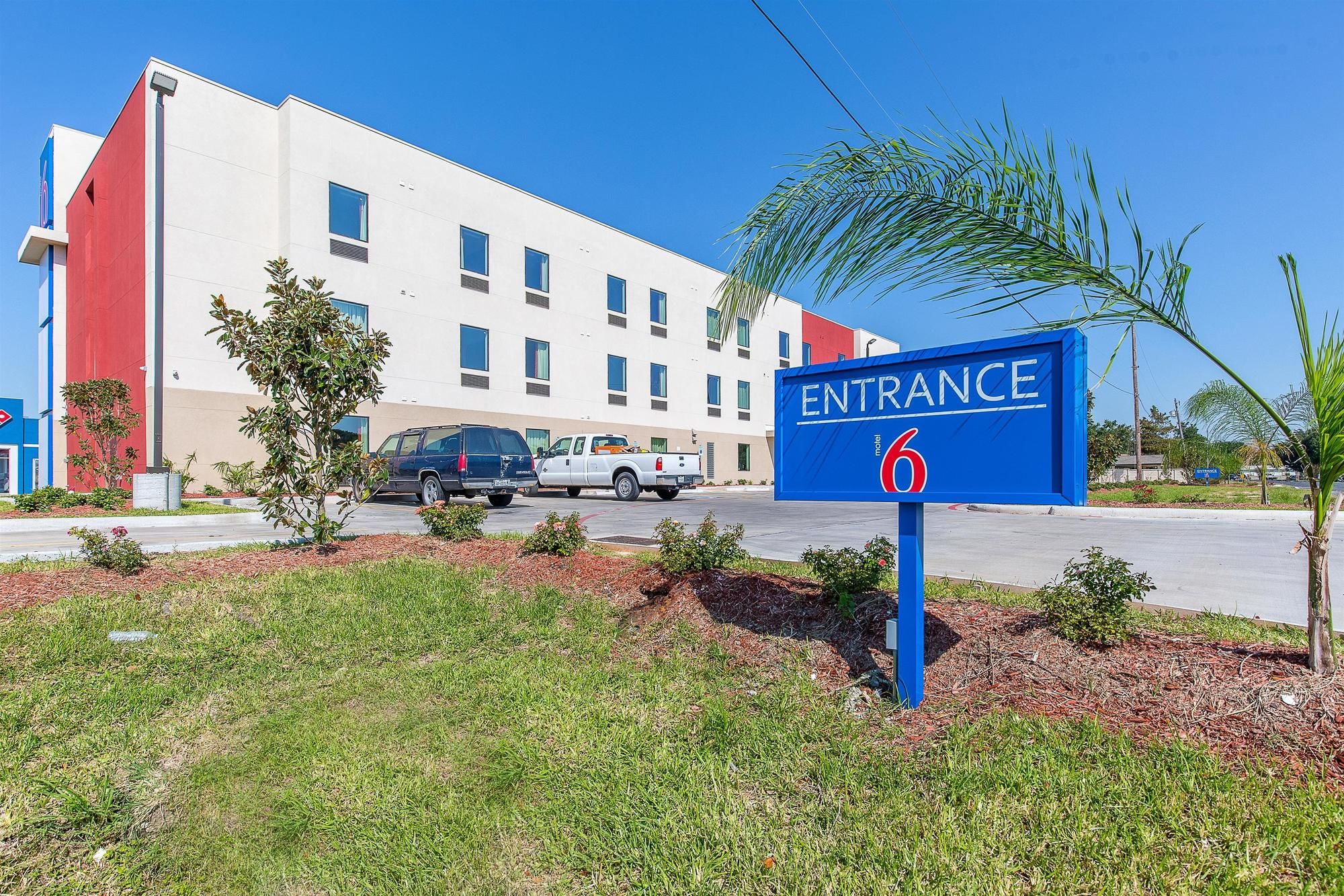 Motel 6 Texas City, TX - I-45 South