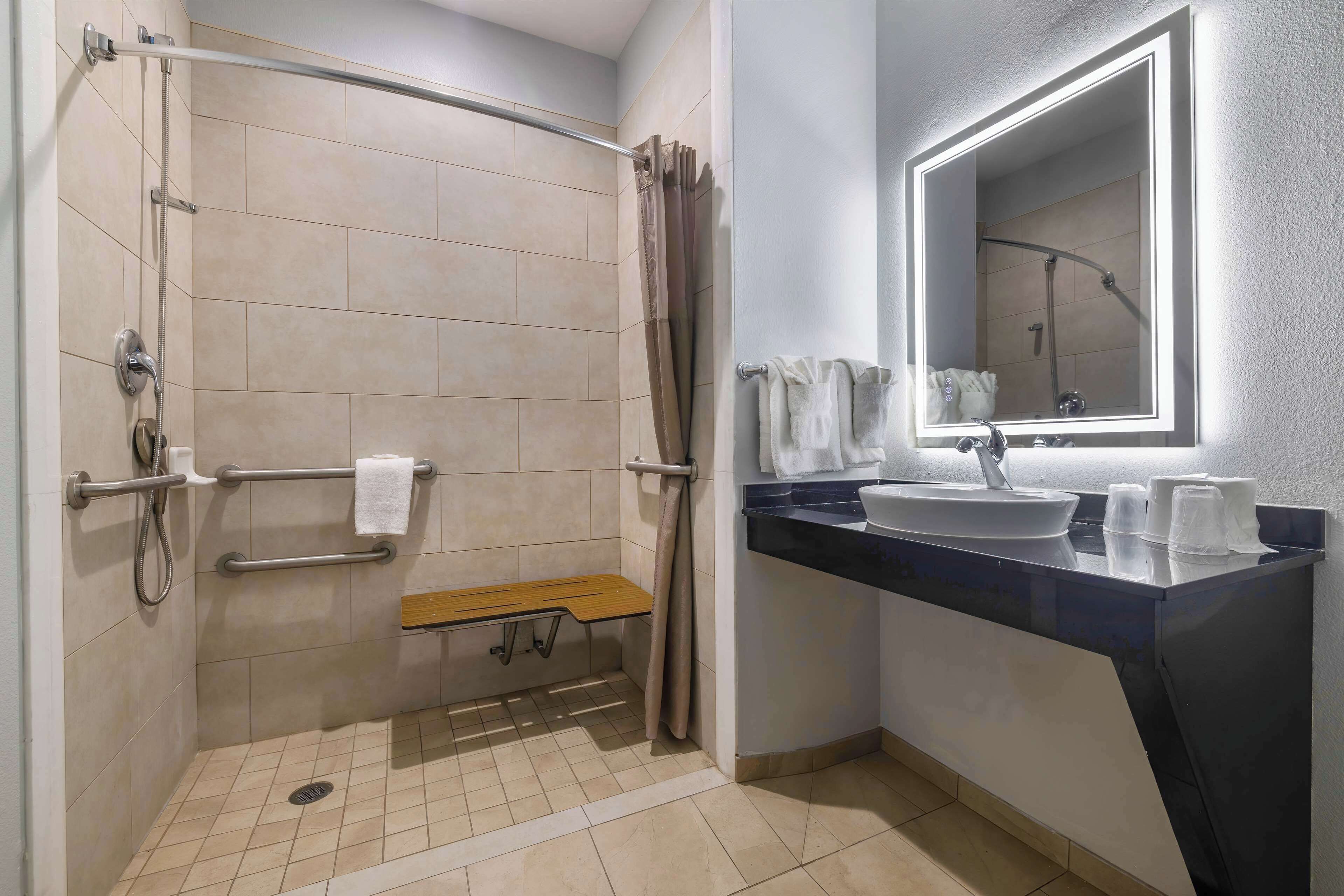Studio 6 Suites Texas City, TX – I-45 South