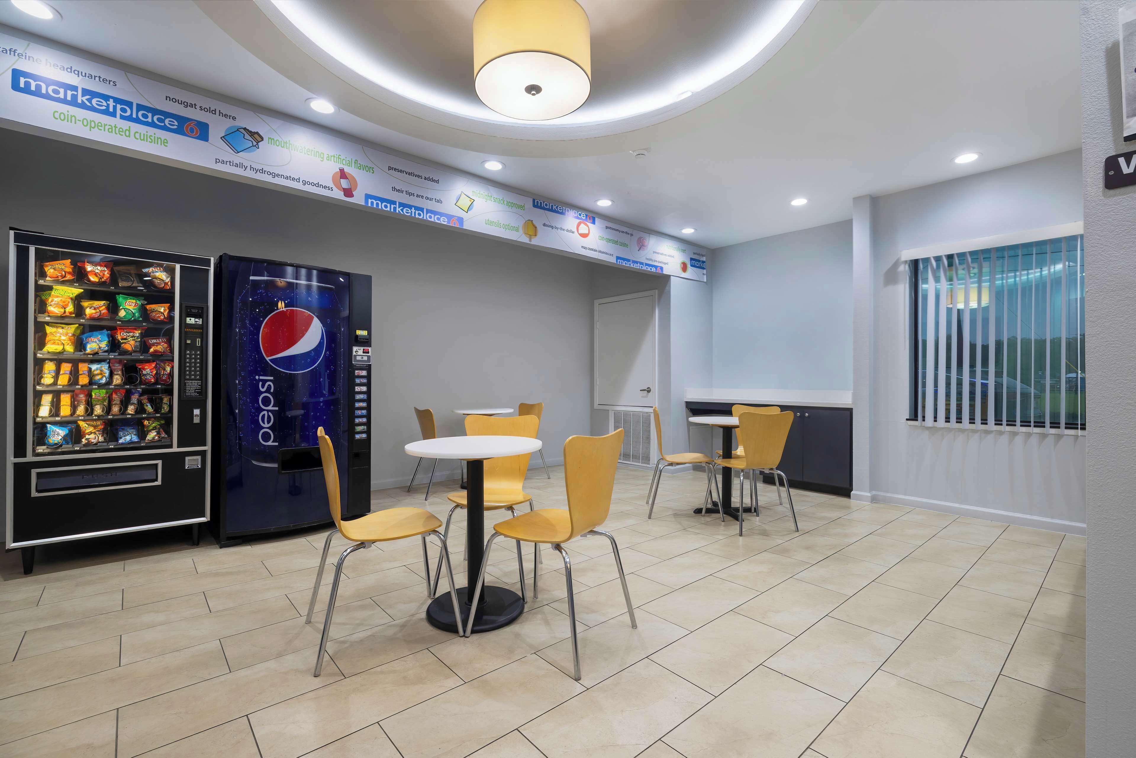 Studio 6 Suites Texas City, TX – I-45 South