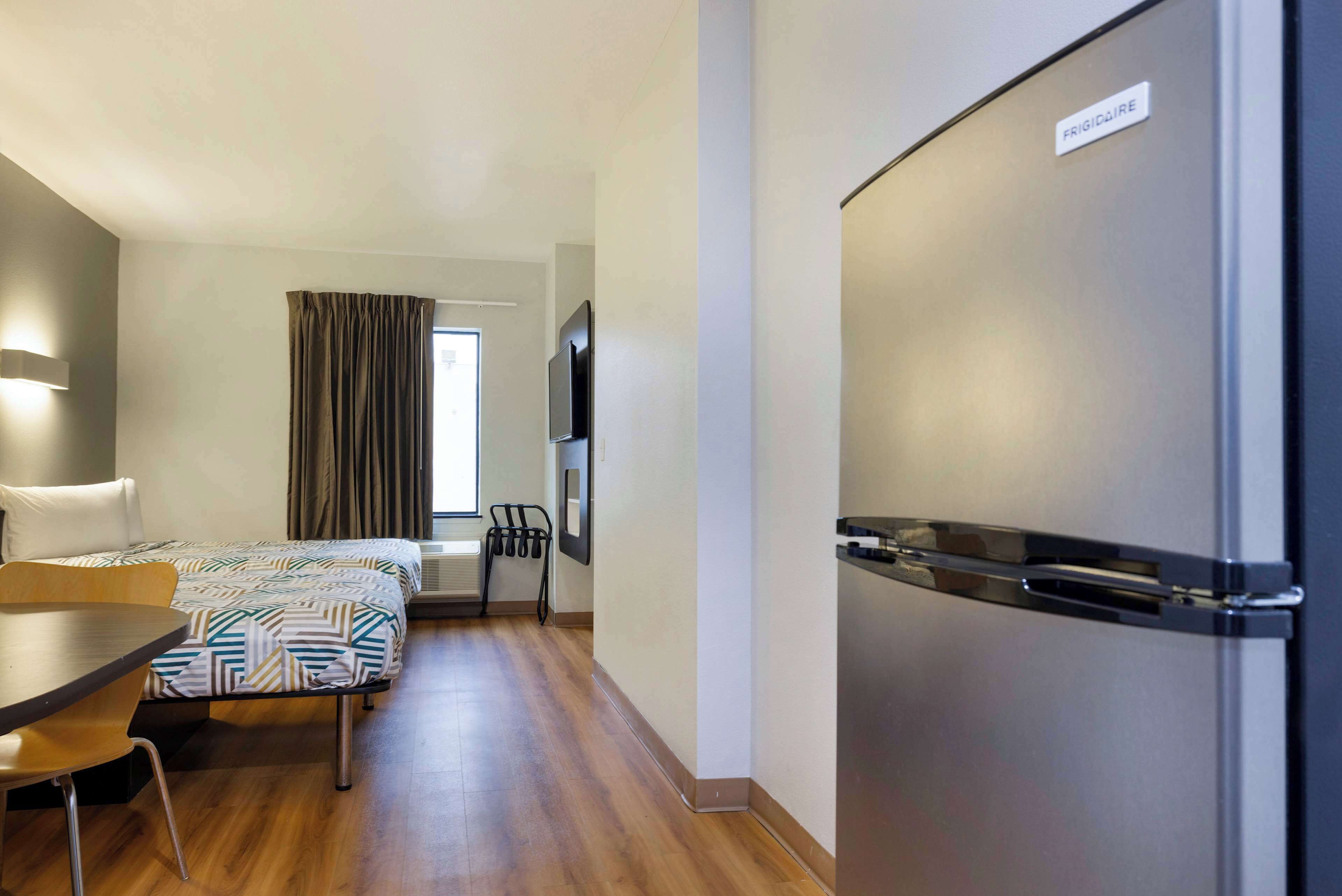 Studio 6 Suites Texas City, TX – I-45 South