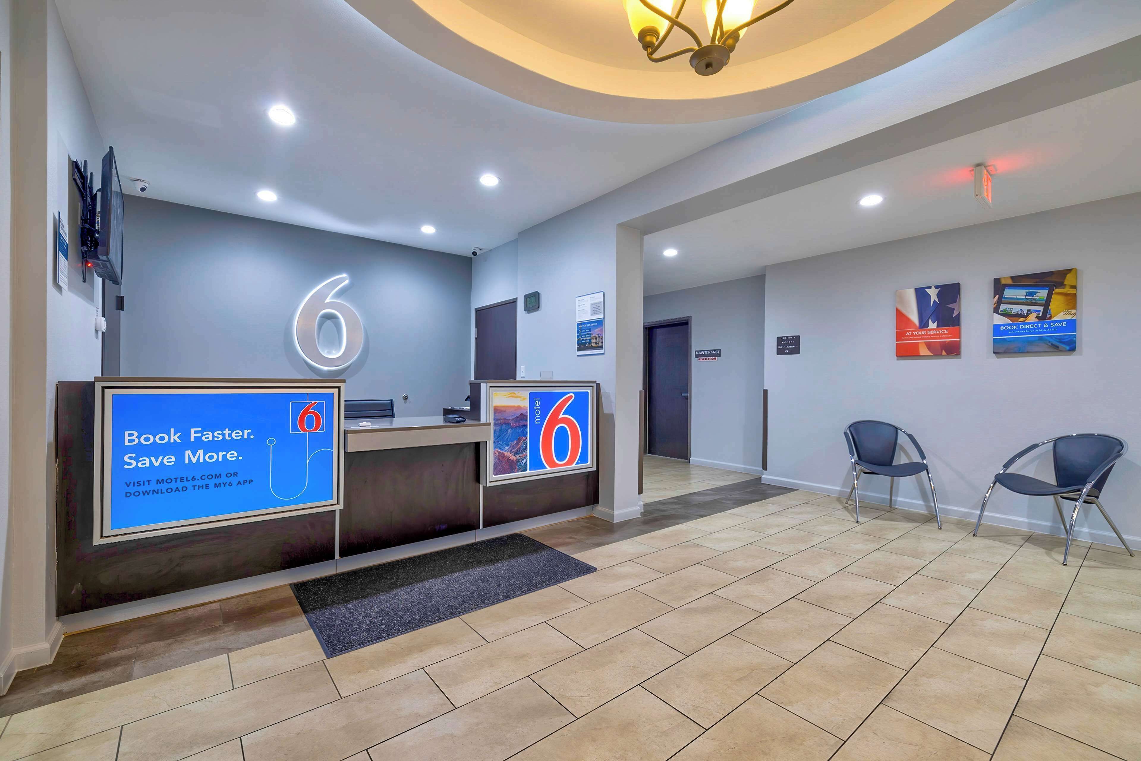 Studio 6 Suites Texas City, TX – I-45 South