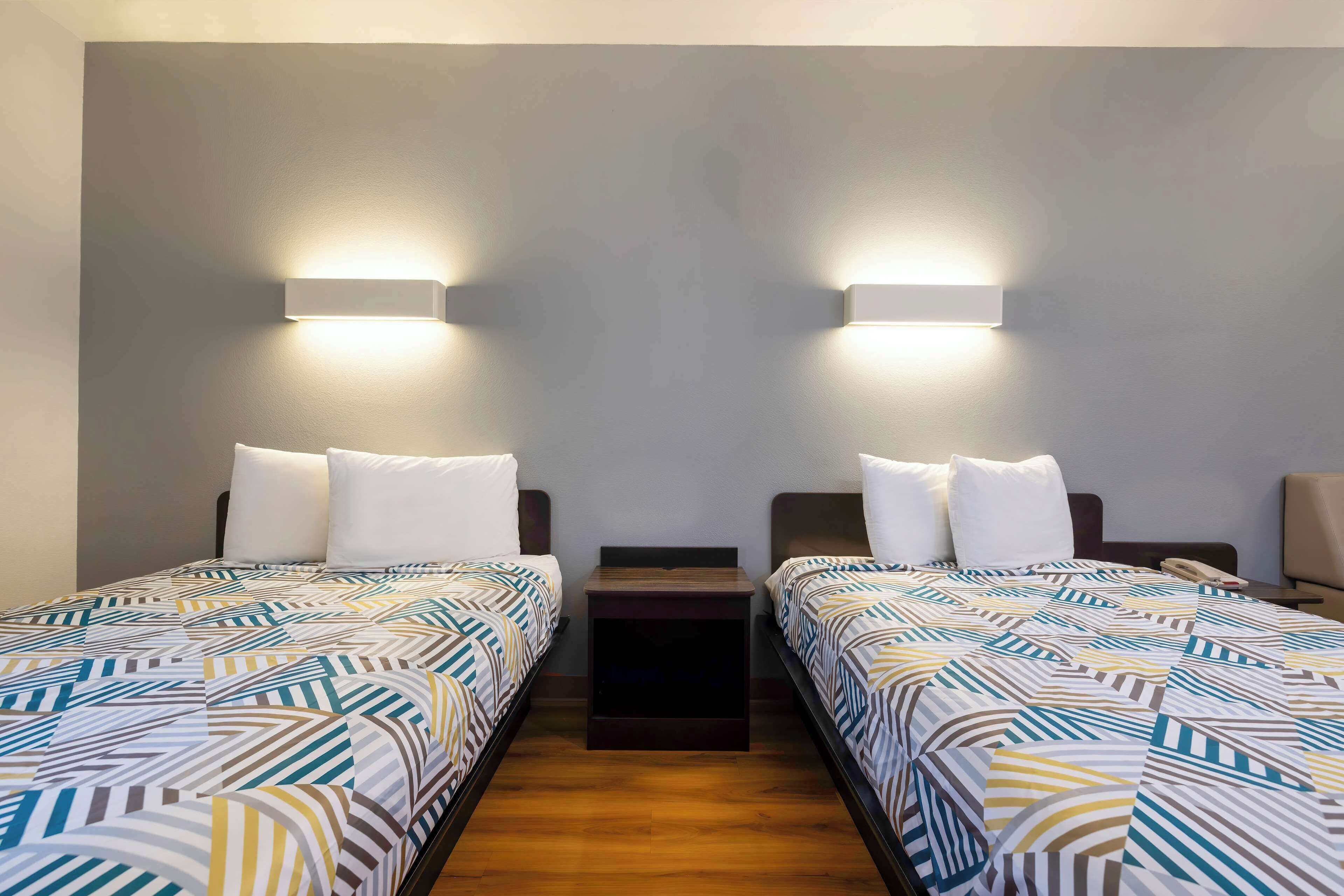 Studio 6 Suites Texas City, TX – I-45 South