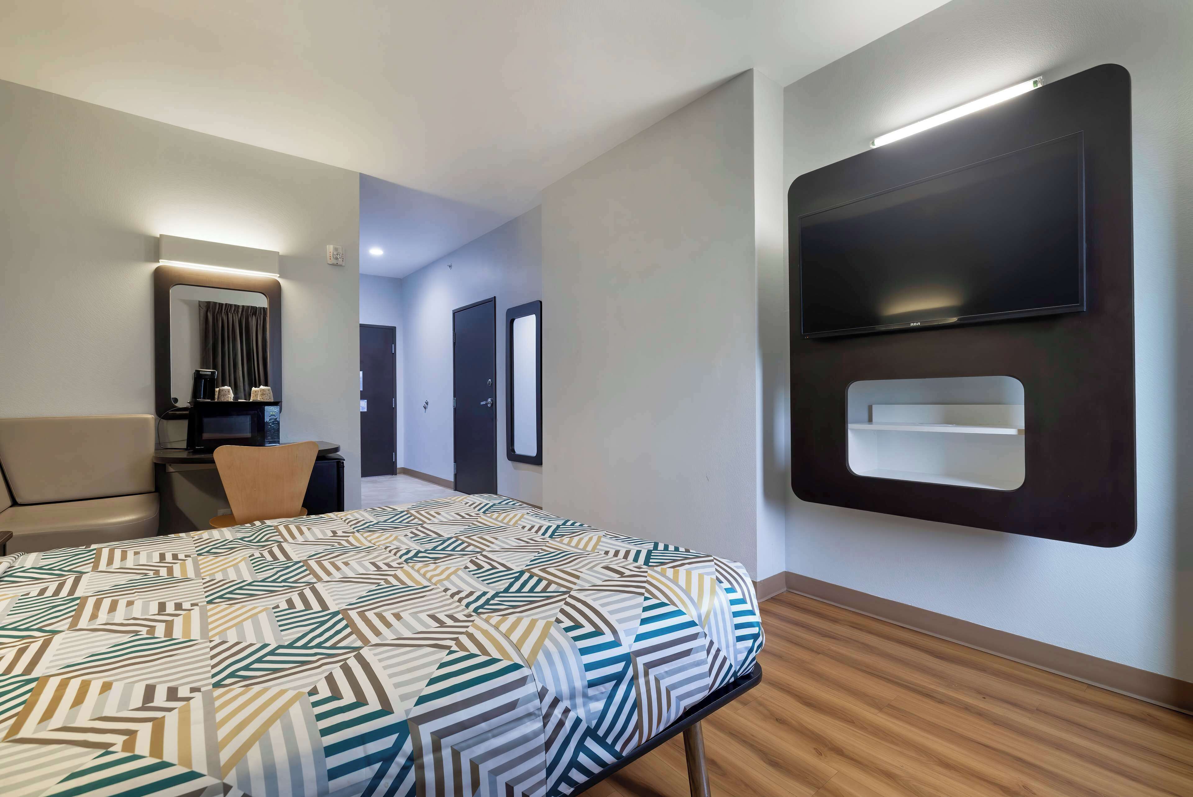 Studio 6 Suites Texas City, TX – I-45 South