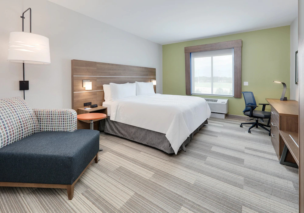 Holiday Inn Express & Suites Plano The Colony