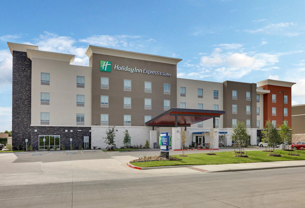 Holiday Inn Express & Suites Plano The Colony
