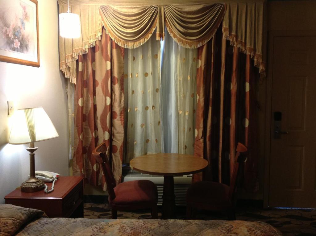 Scottish Inns & Suites Shenandoah Woodlands
