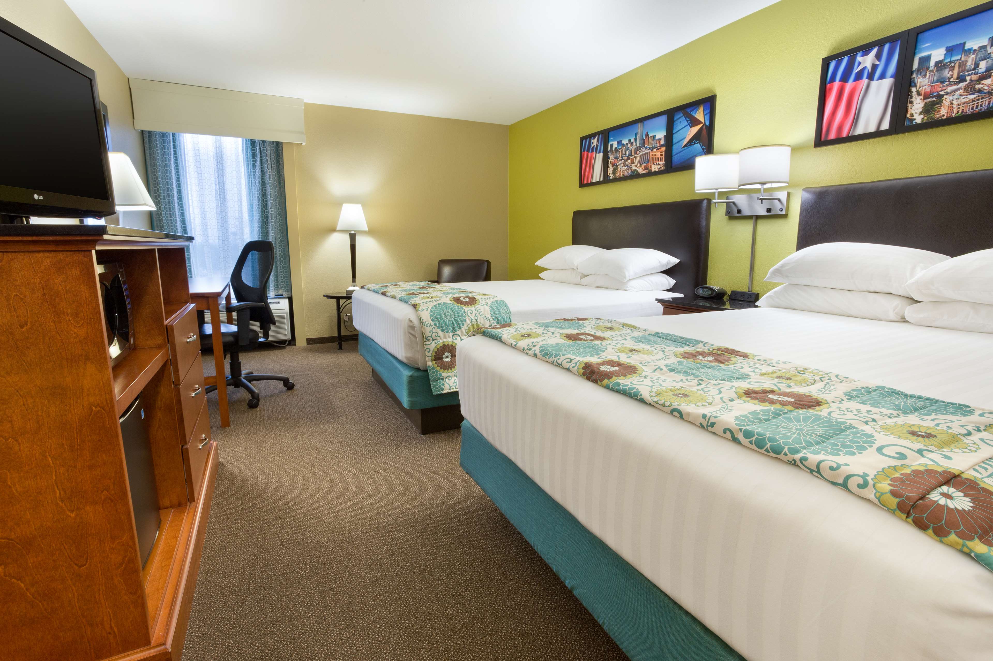 Heritage Inn & Suites The Woodlands, Trademark by Wyndham