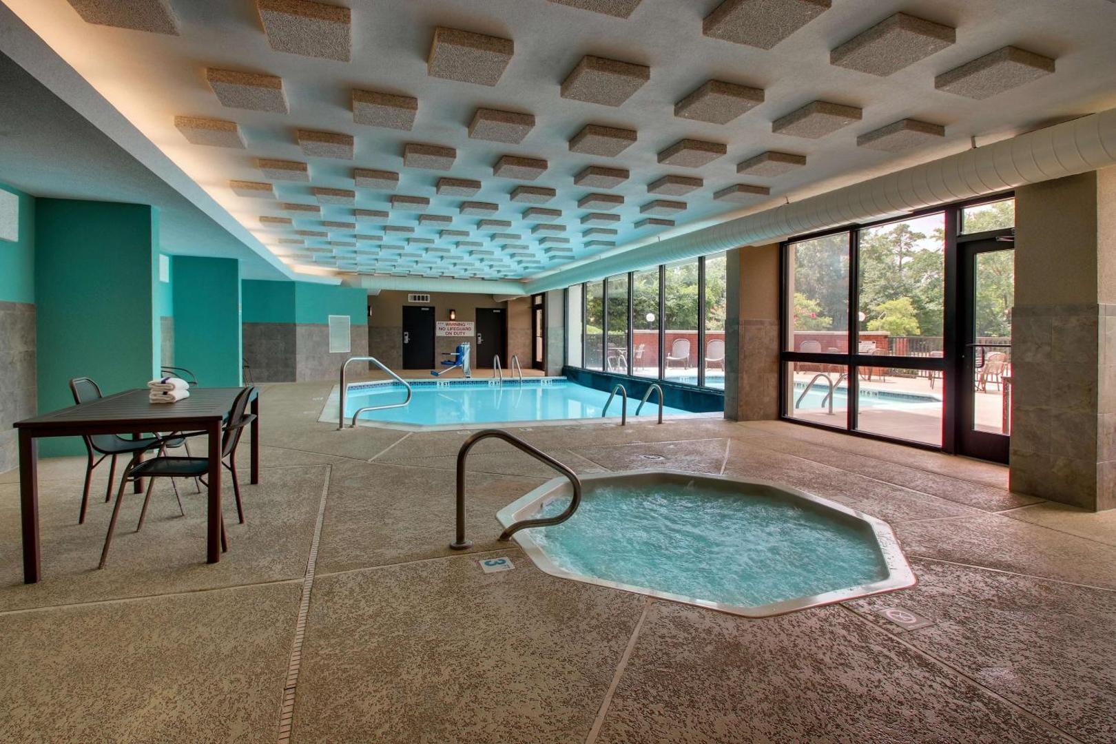 Heritage Inn & Suites The Woodlands, Trademark by Wyndham