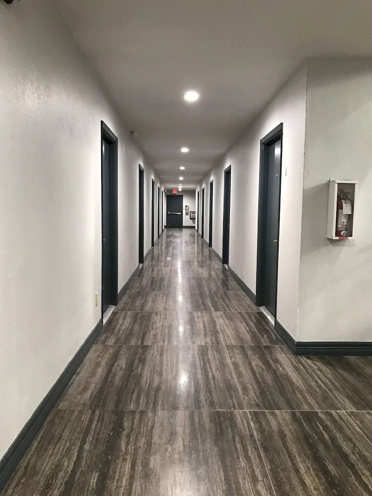 Scottish Inn & Suites