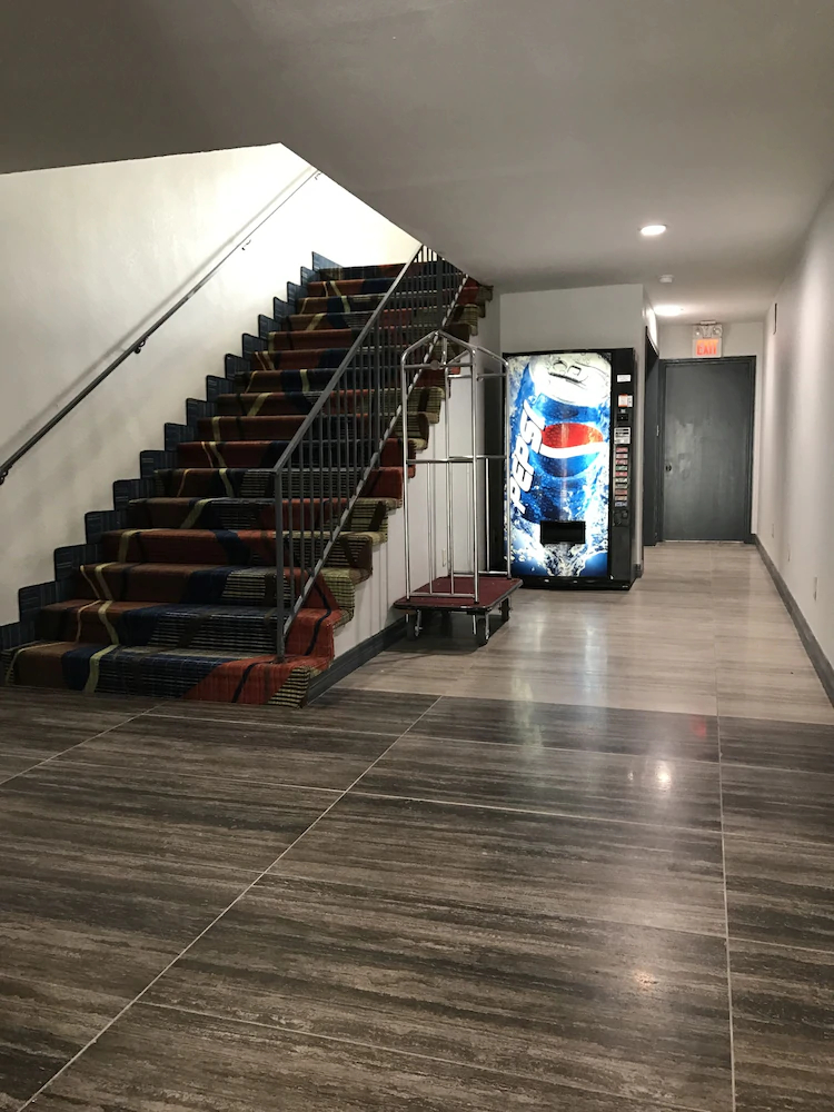 Scottish Inn & Suites