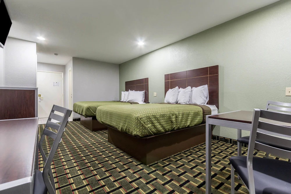 Scottish Inn & Suites
