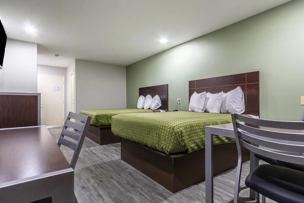 Scottish Inn & Suites