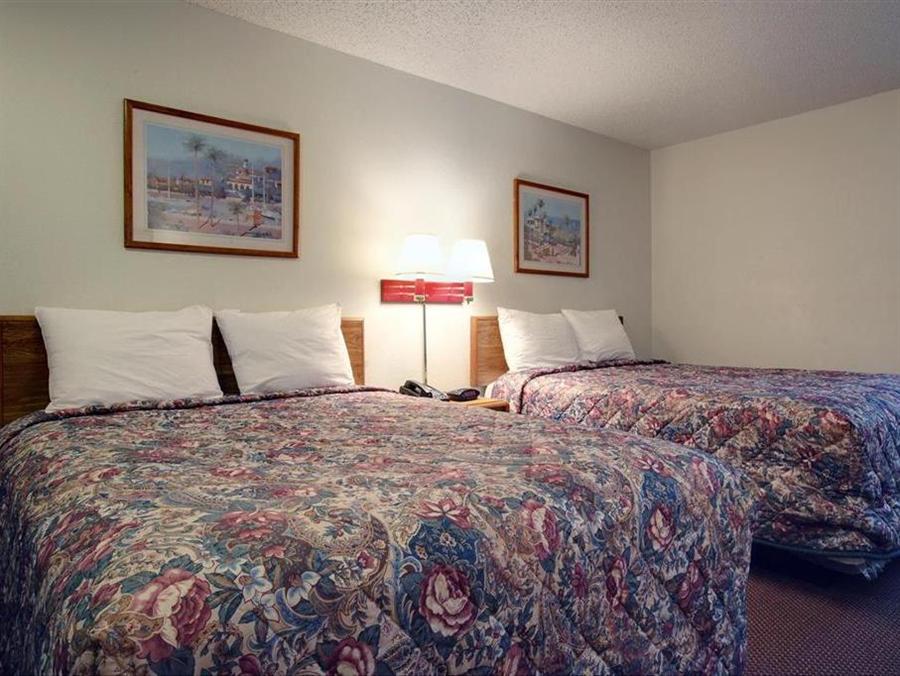 Americas Best Value Inn Tyler/Winona