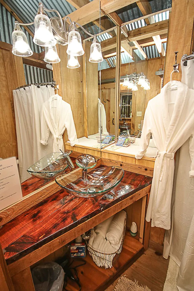 Cora's Cabins