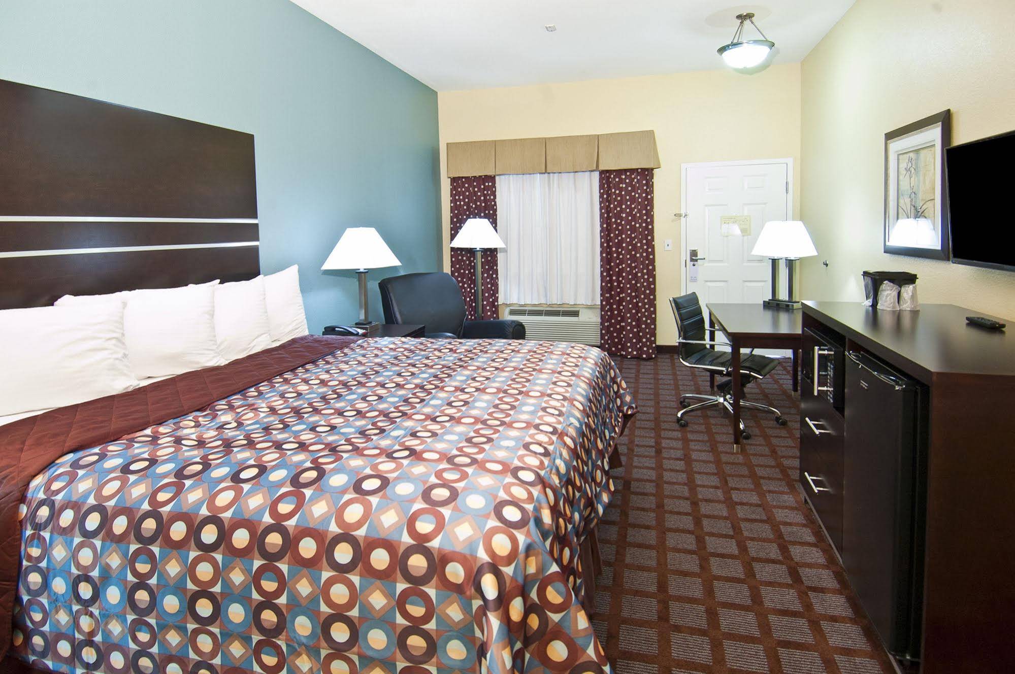 Executive Inn And Suites