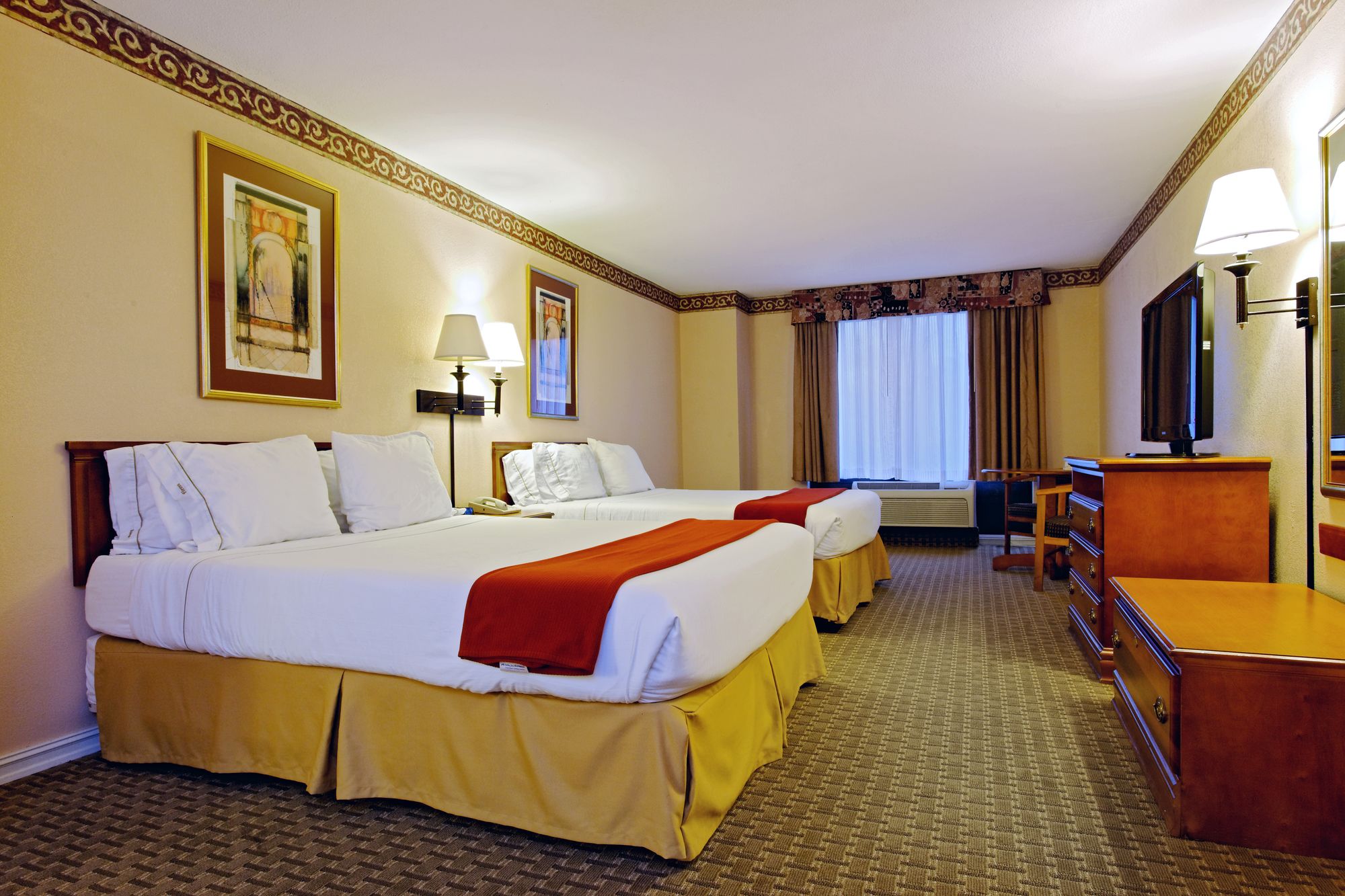 Holiday Inn Express & Suites Tyler North