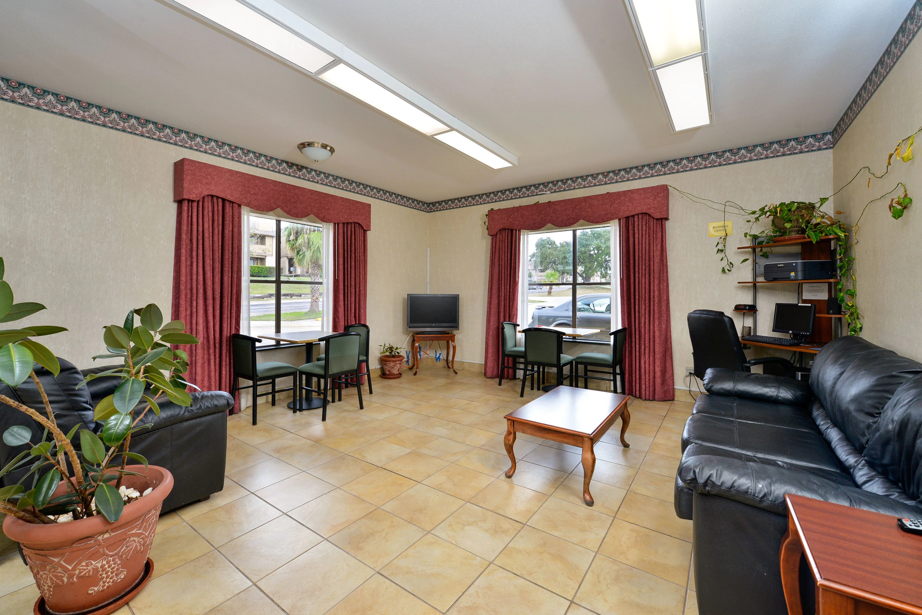 Super 8 by Wyndham Universal City