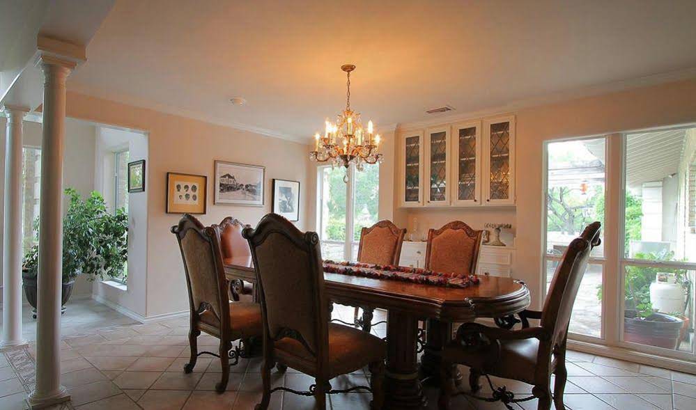 Live Oaks Bed and Breakfast