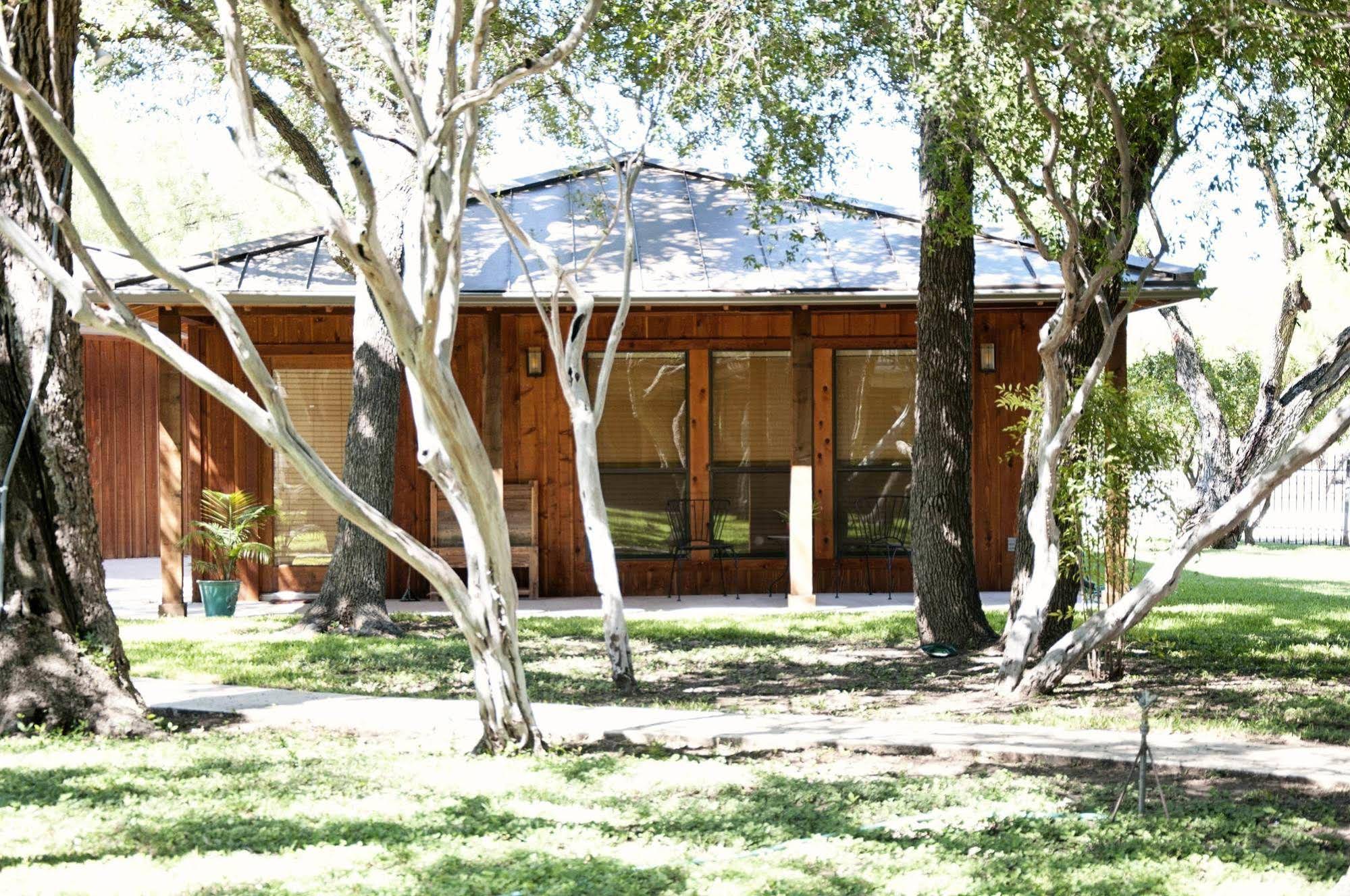Live Oaks Bed and Breakfast