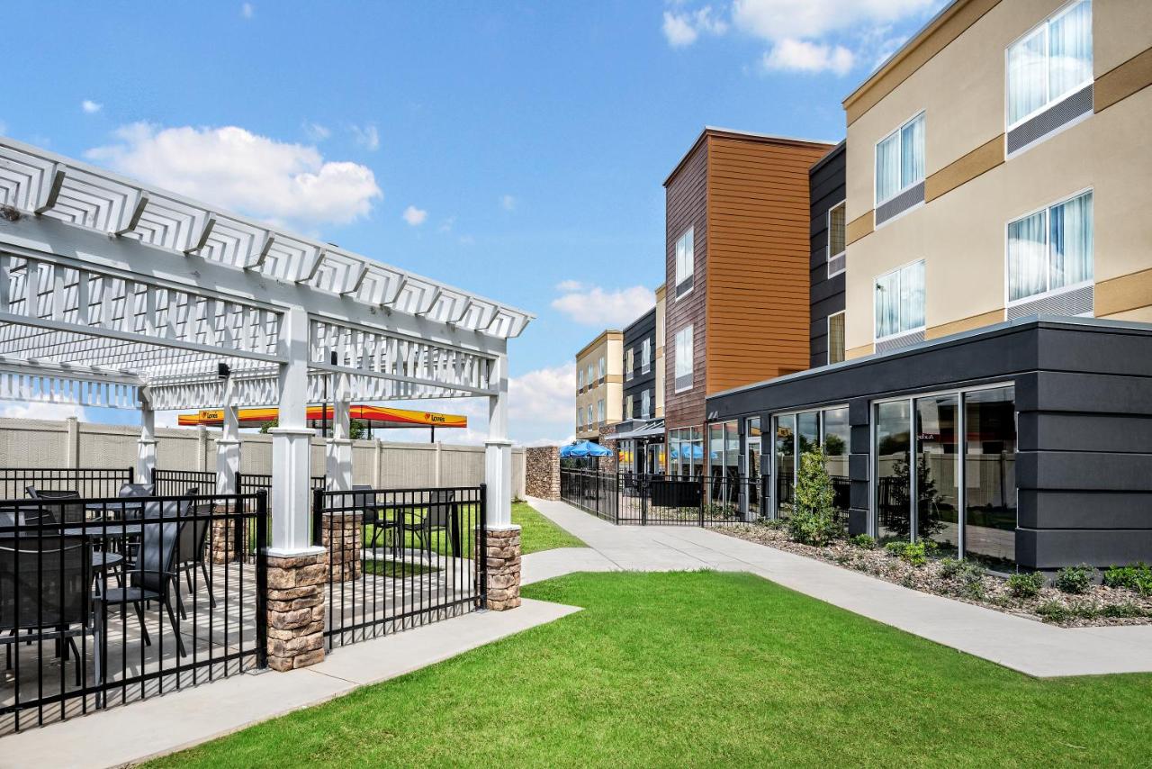 Fairfield Inn & Suites Van