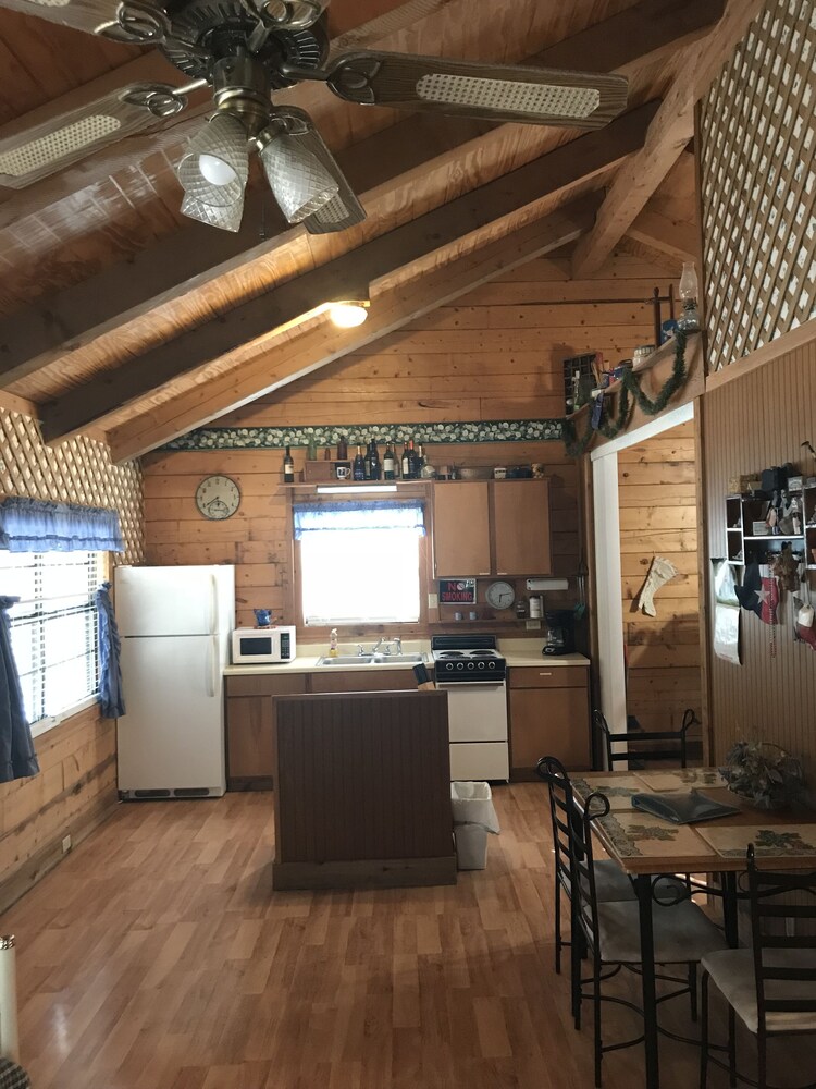 A Peace of Heaven Cabins And RV