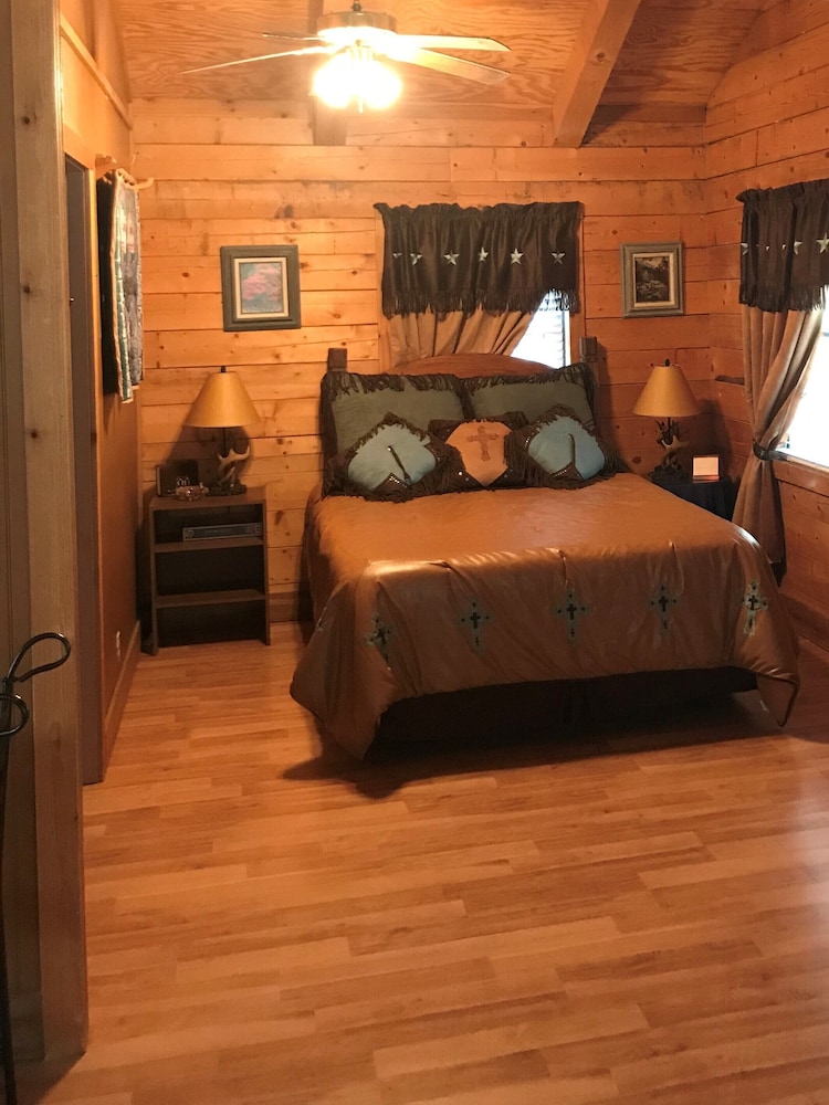 A Peace of Heaven Cabins And RV