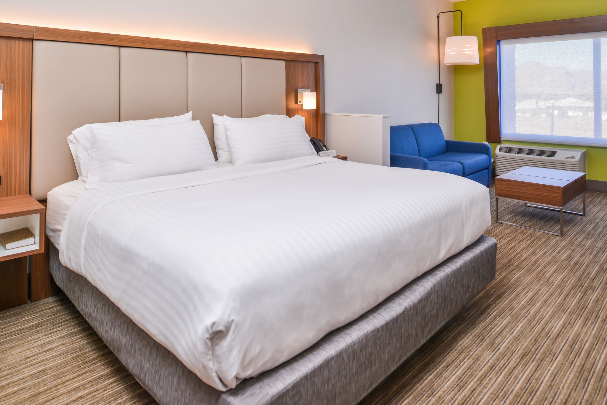Holiday Inn Express & Suites Van Horn