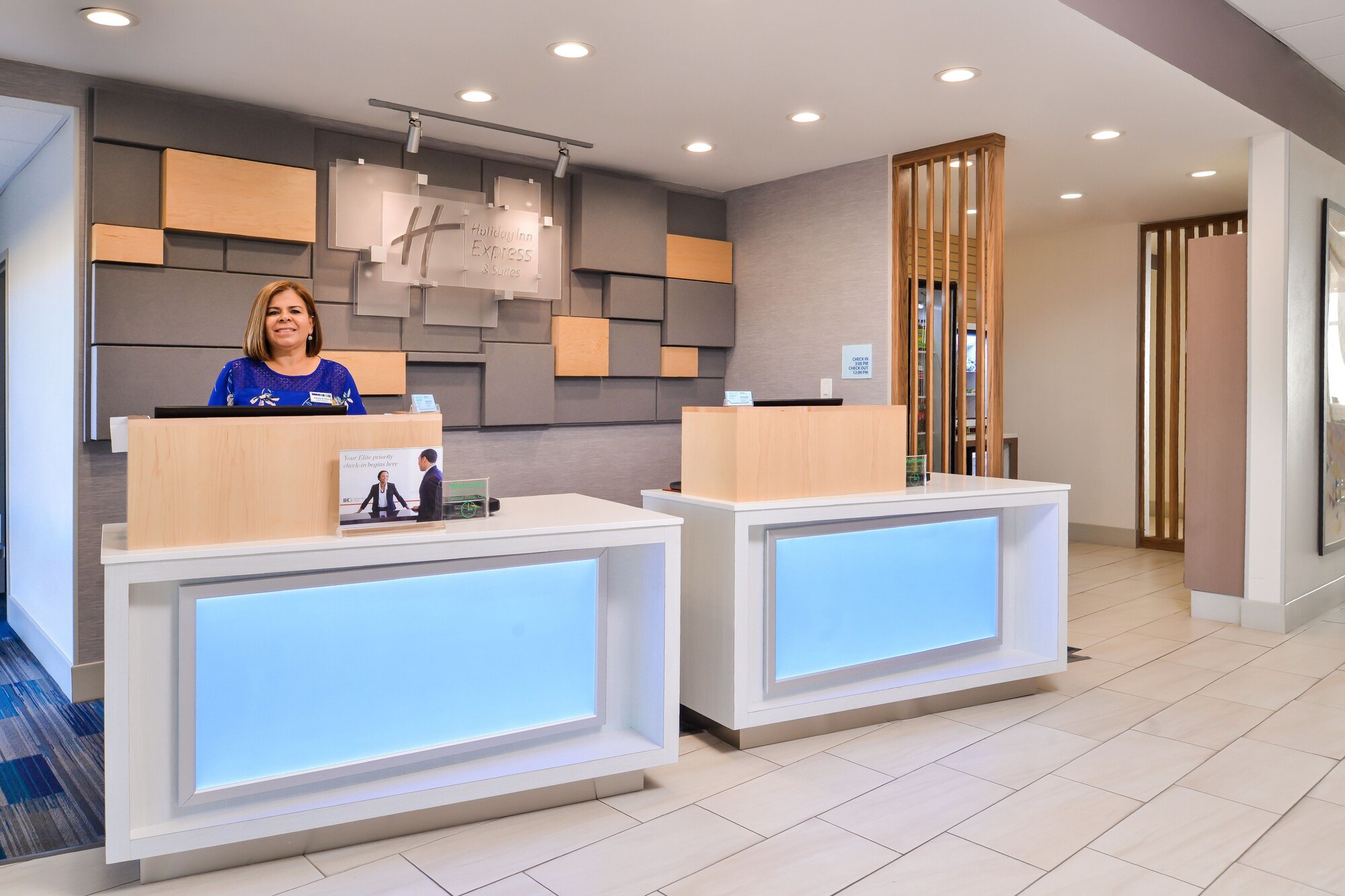 Holiday Inn Express & Suites Van Horn