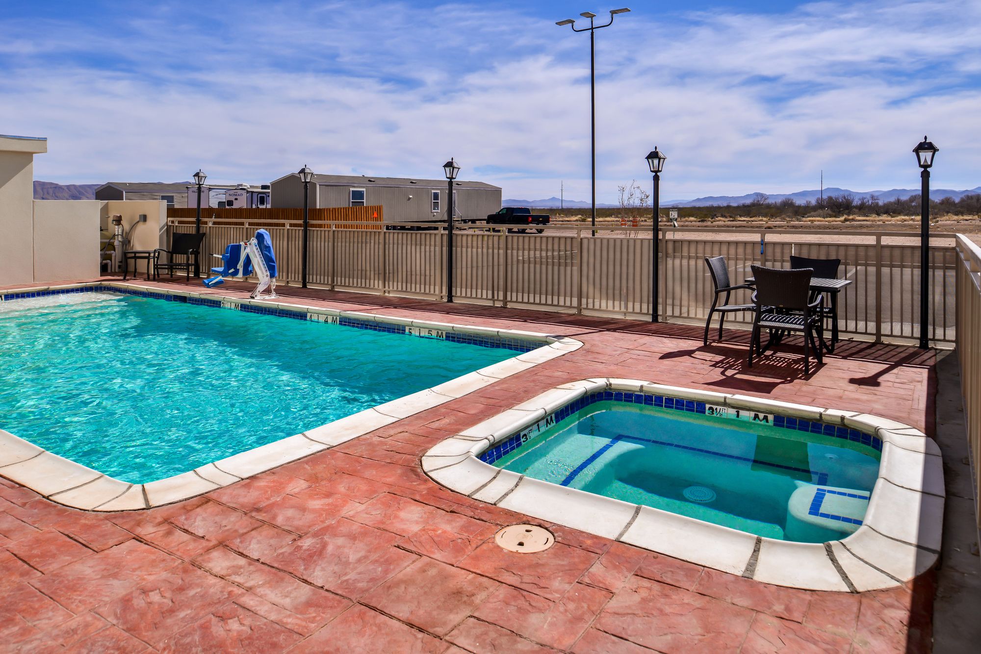 Holiday Inn Express & Suites Van Horn