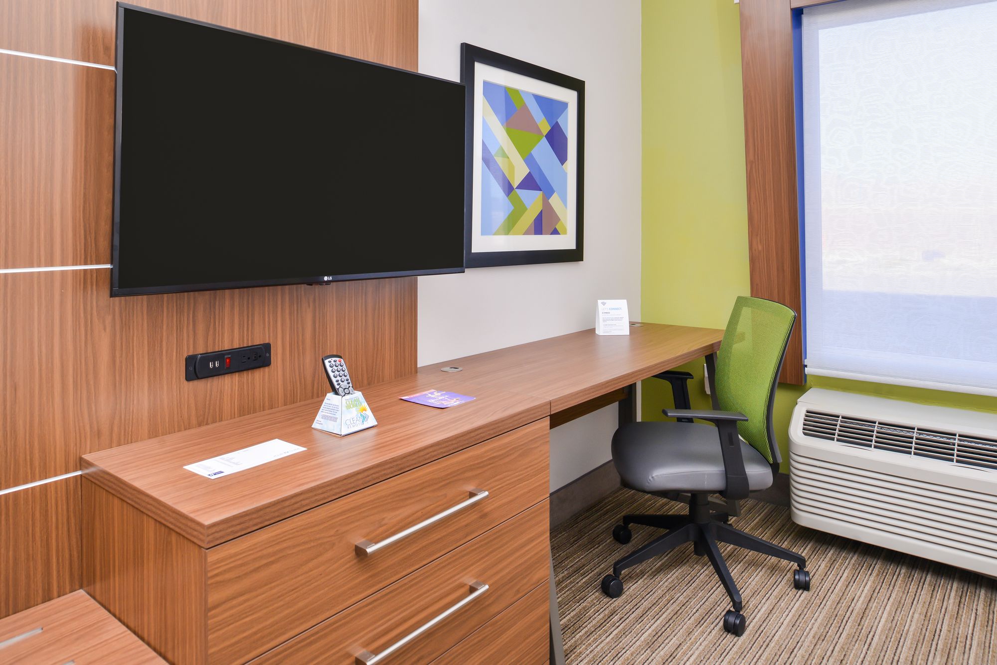 Holiday Inn Express & Suites Van Horn