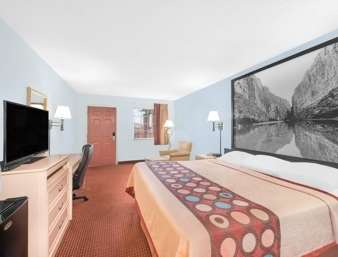 Super 8 by Wyndham Van Horn
