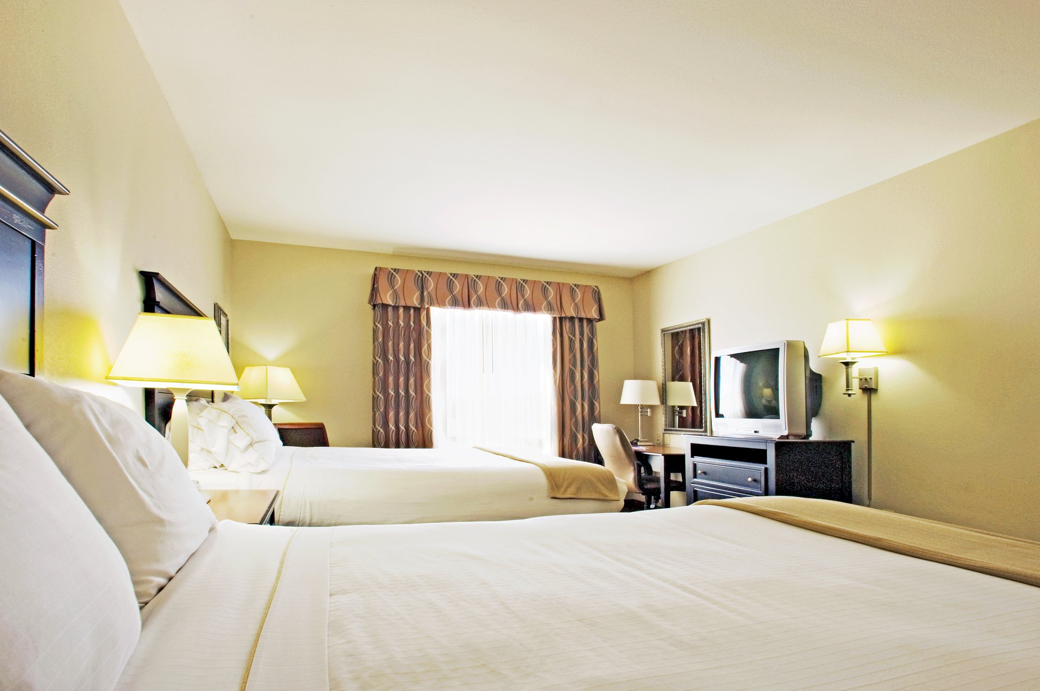 Holiday Inn Express Hotel & Suites Vernon College Area (Hwy 287)