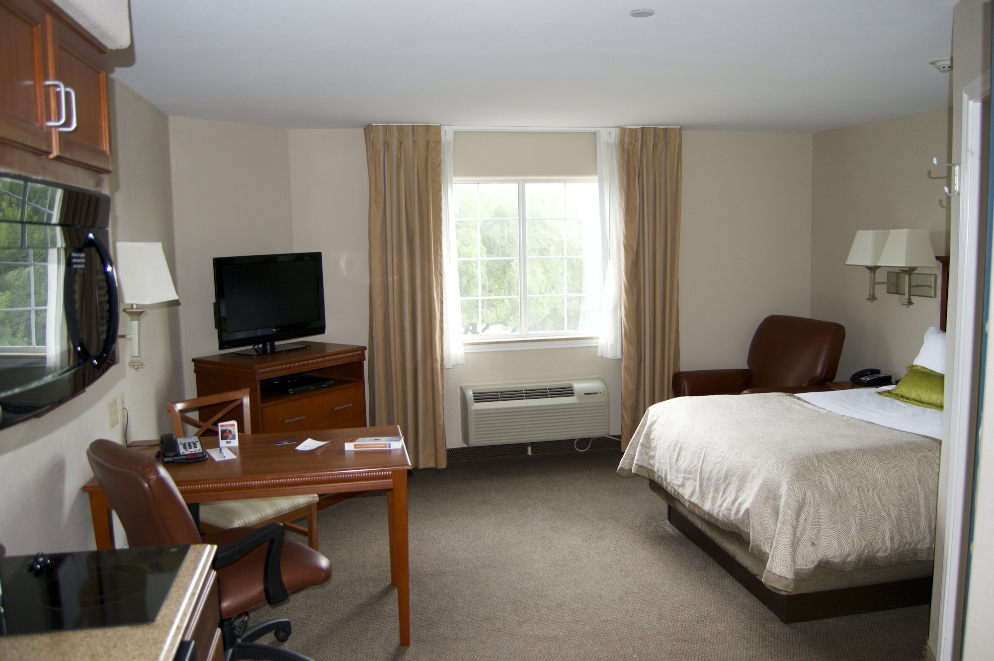 Candlewood Suites VICTORIA