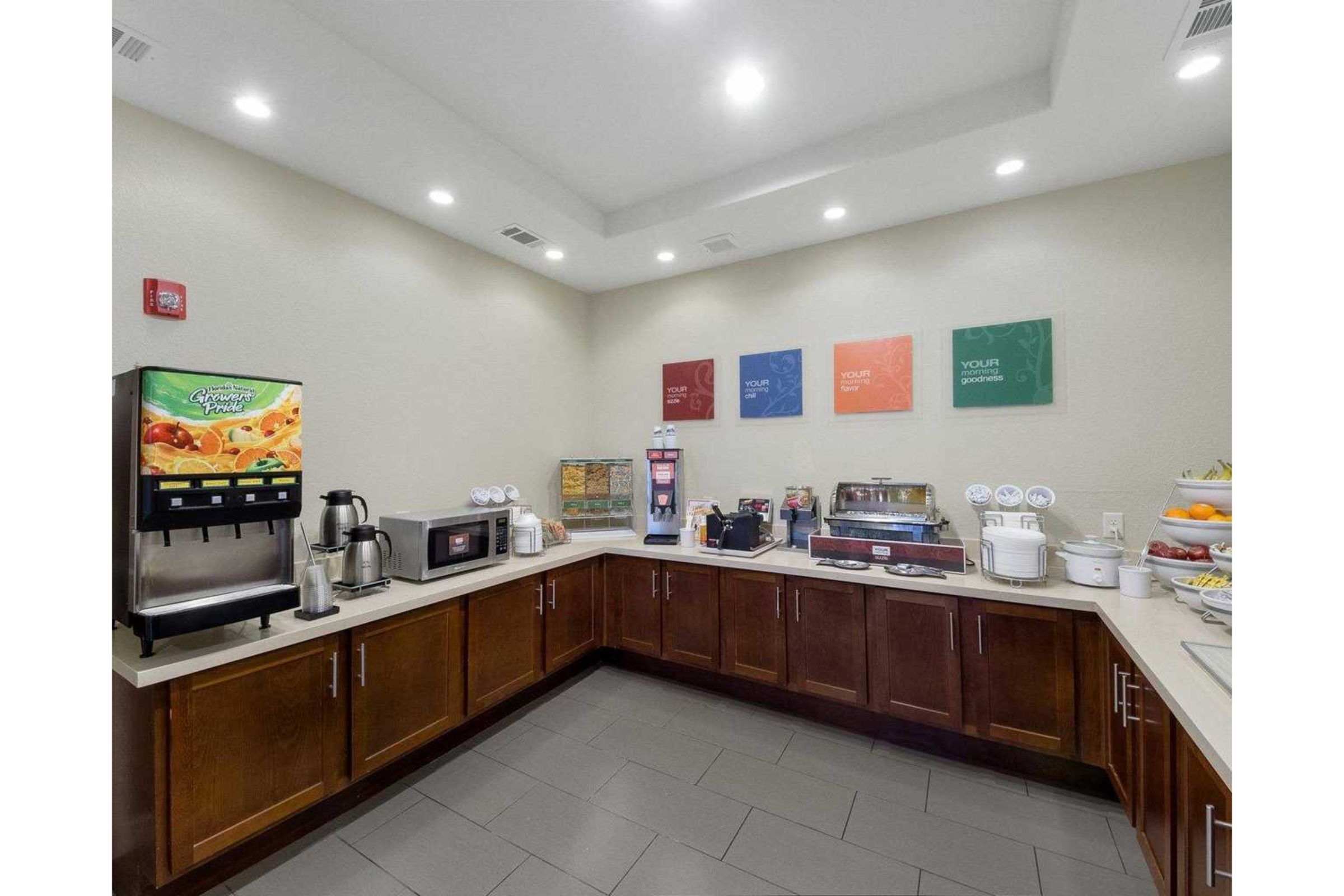 Comfort Inn & Suites Victoria North