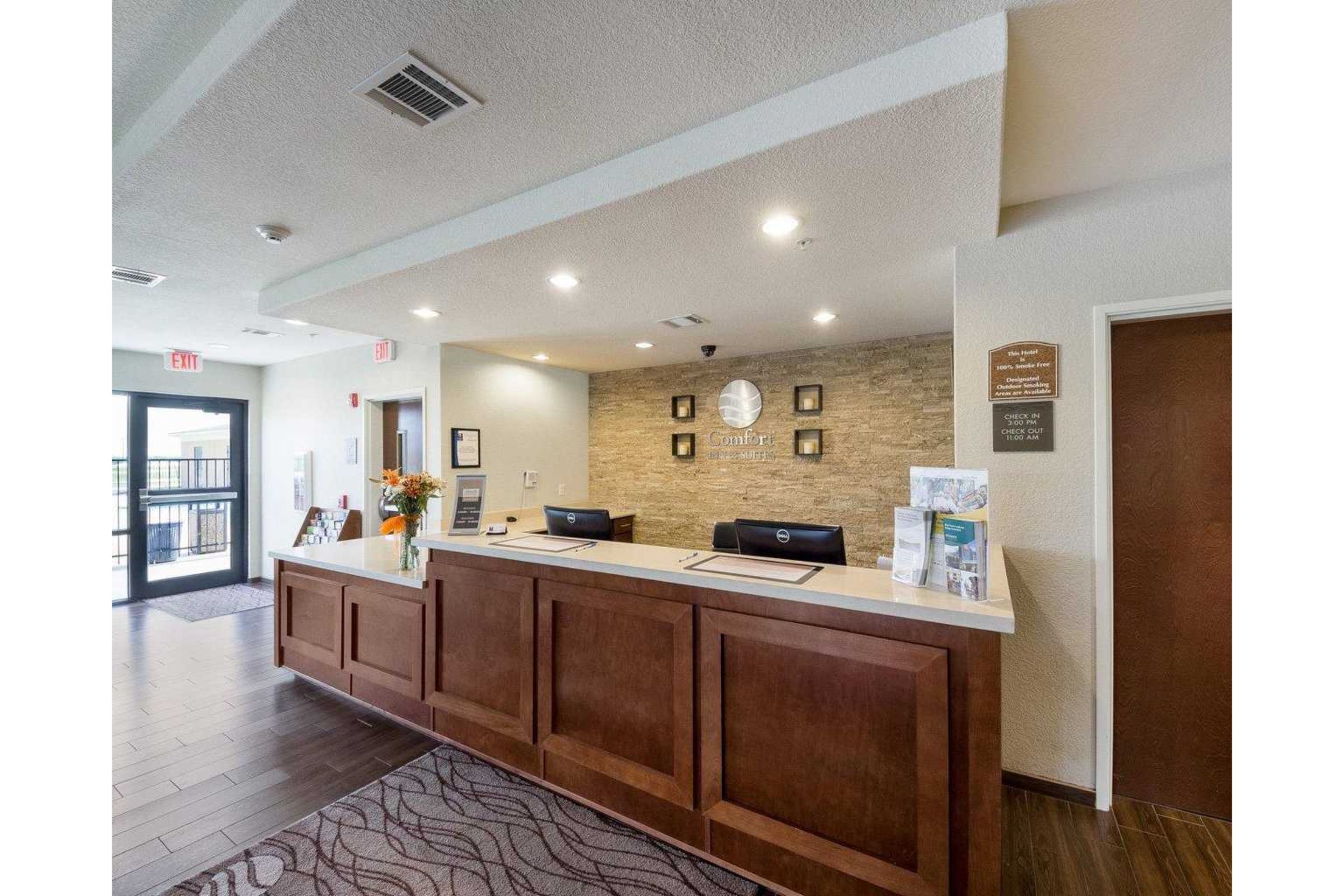 Comfort Inn & Suites Victoria North