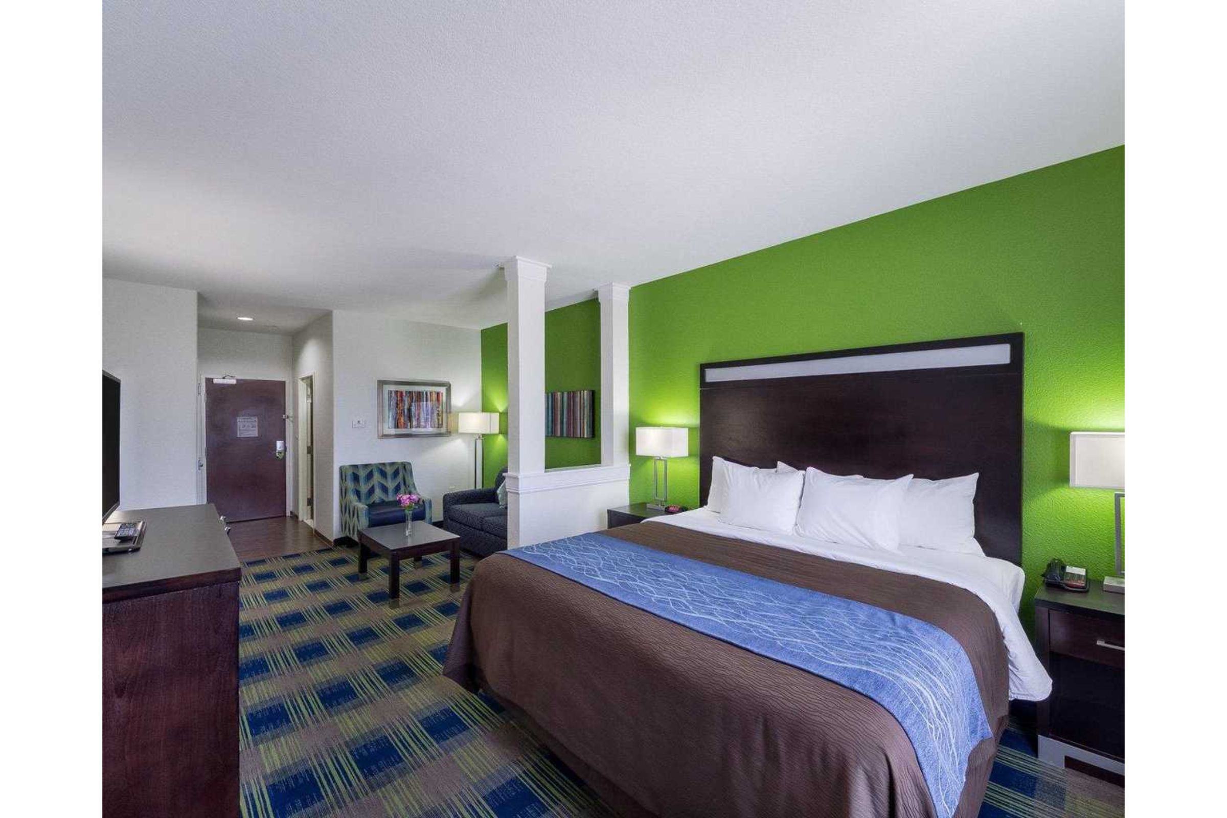 Comfort Inn & Suites Victoria North