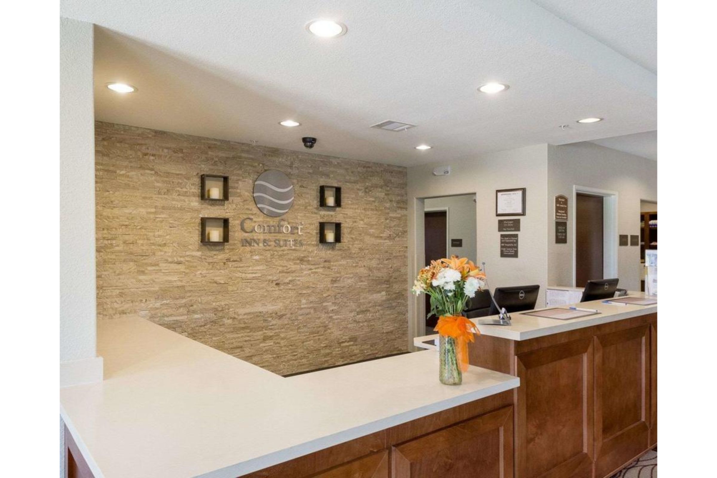 Comfort Inn & Suites Victoria North