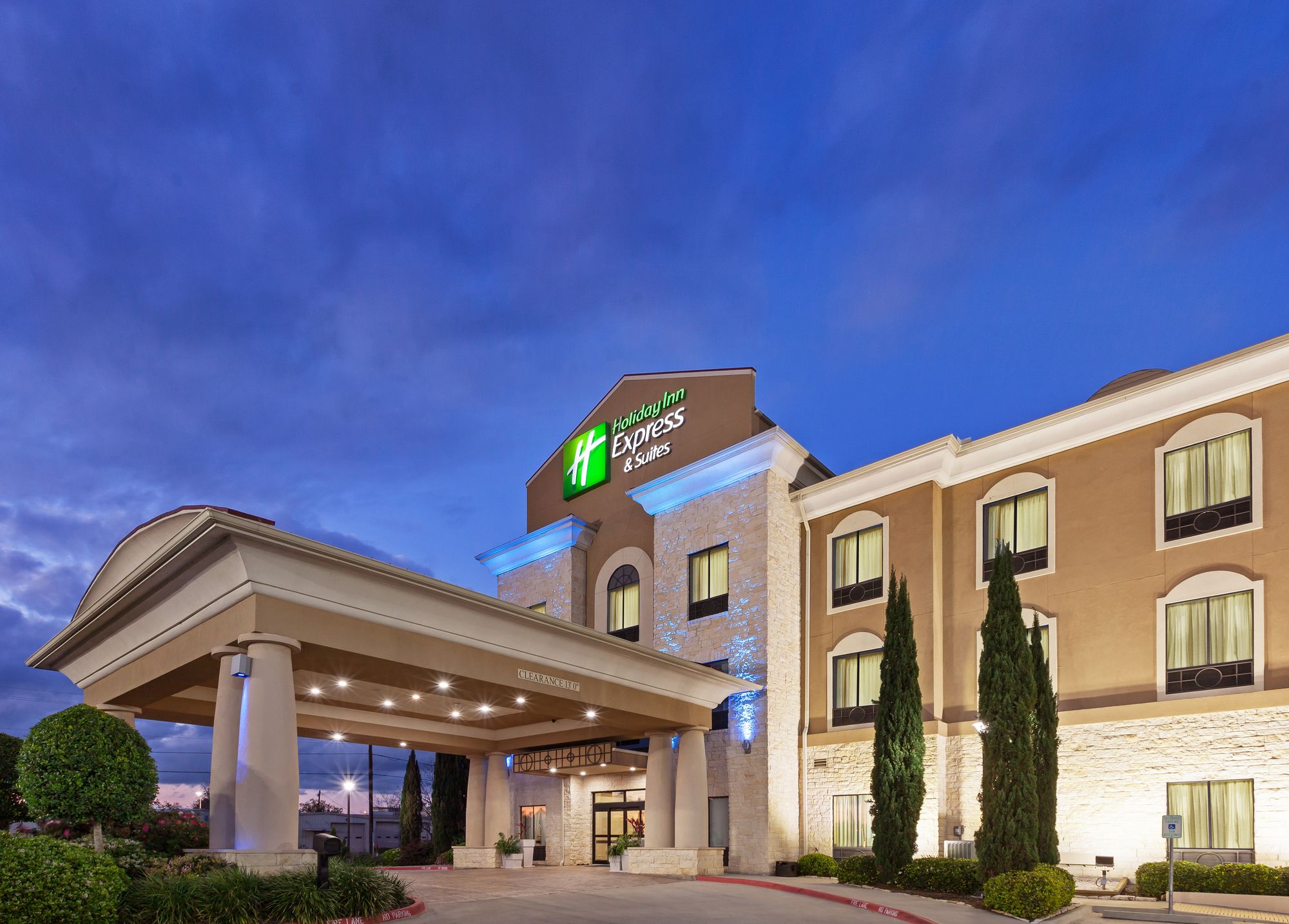 Holiday Inn Express & Suites Victoria