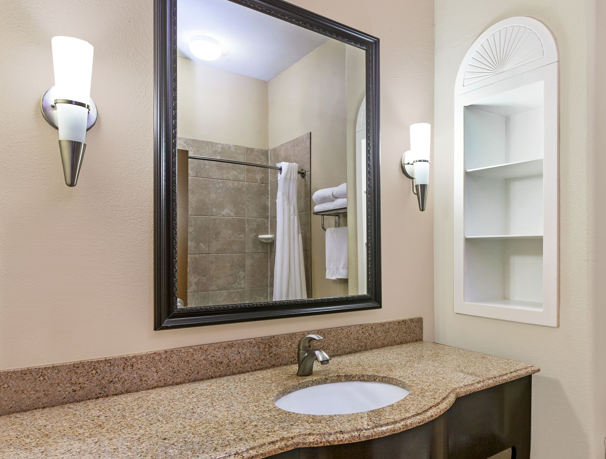 Holiday Inn Express & Suites Victoria