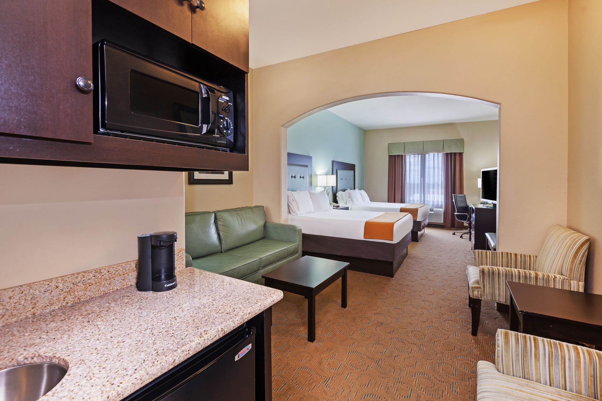 Holiday Inn Express & Suites Victoria