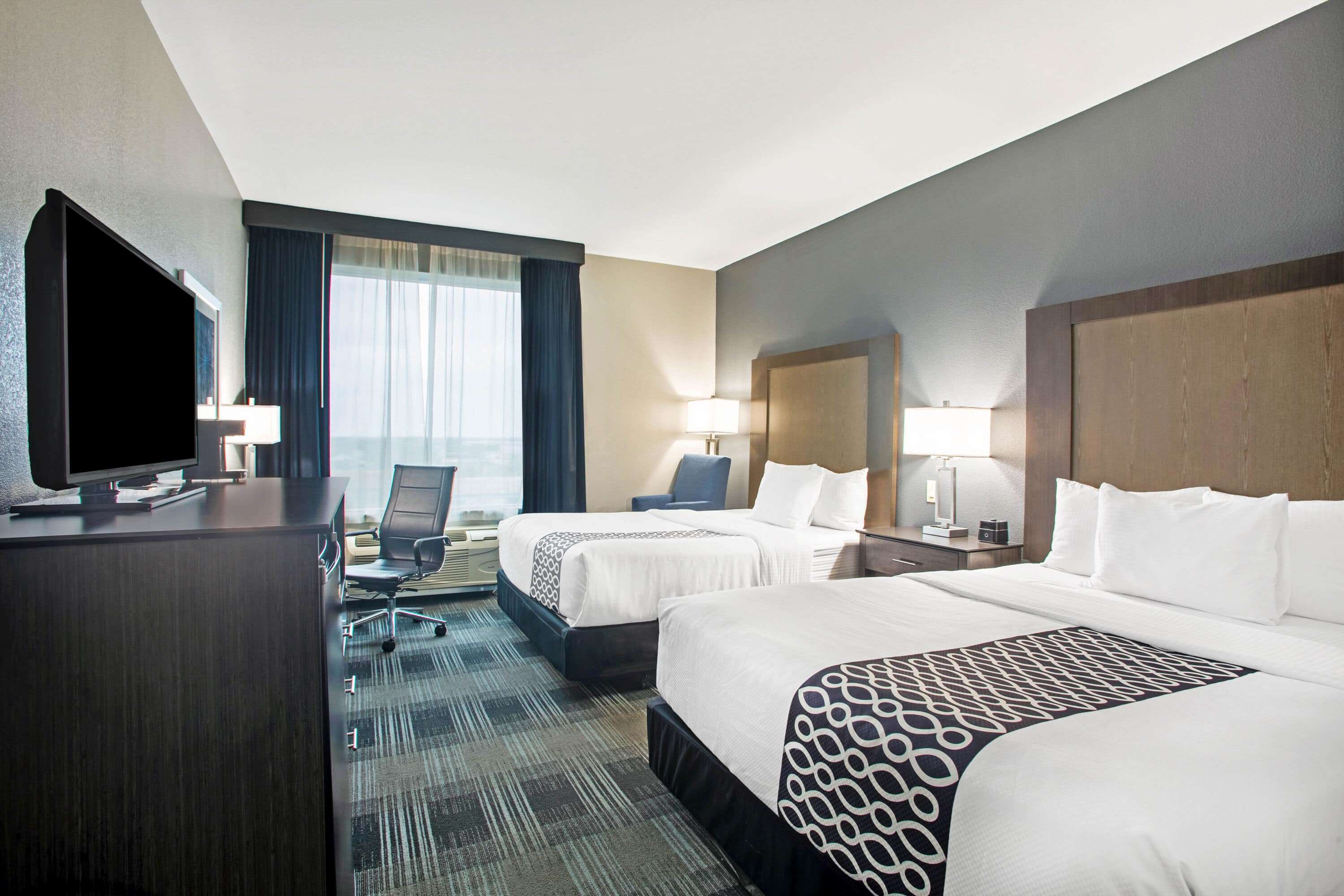 La Quinta Inn & Suites by Wyndham Victoria - South