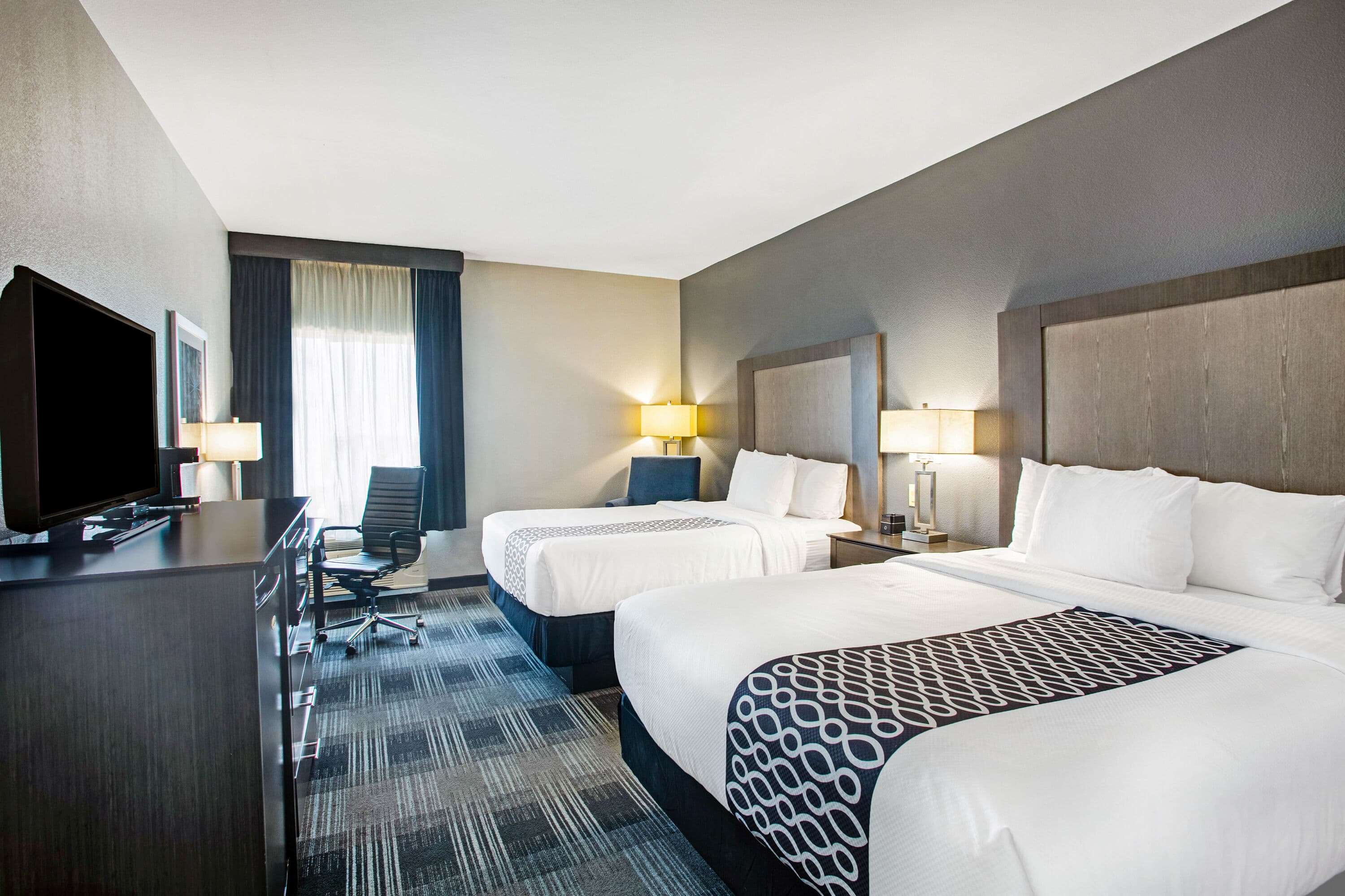La Quinta Inn & Suites by Wyndham Victoria - South