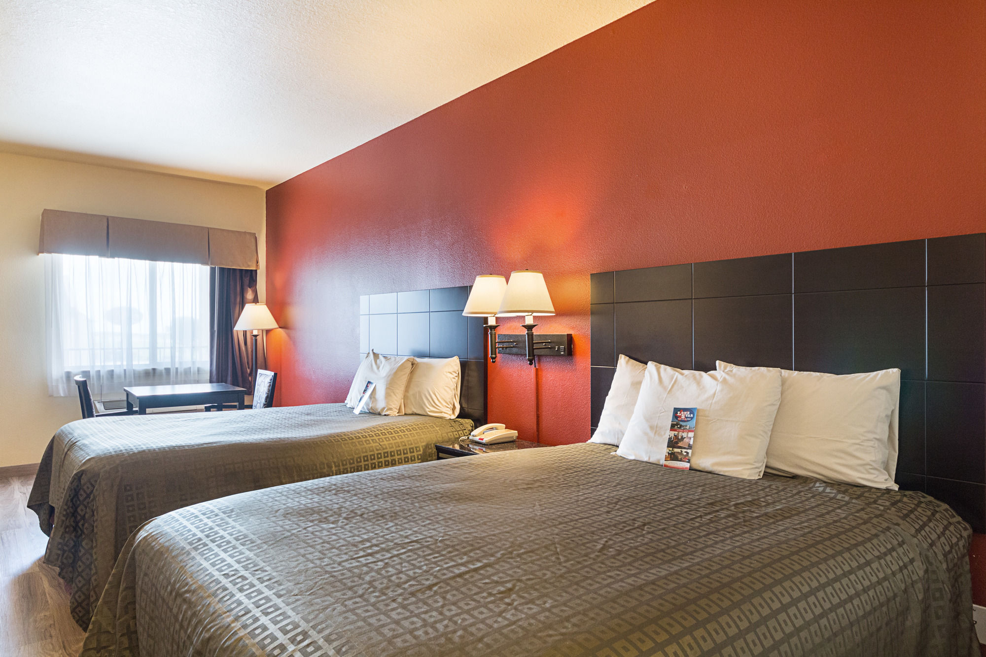 Lone Star Inn & Suites