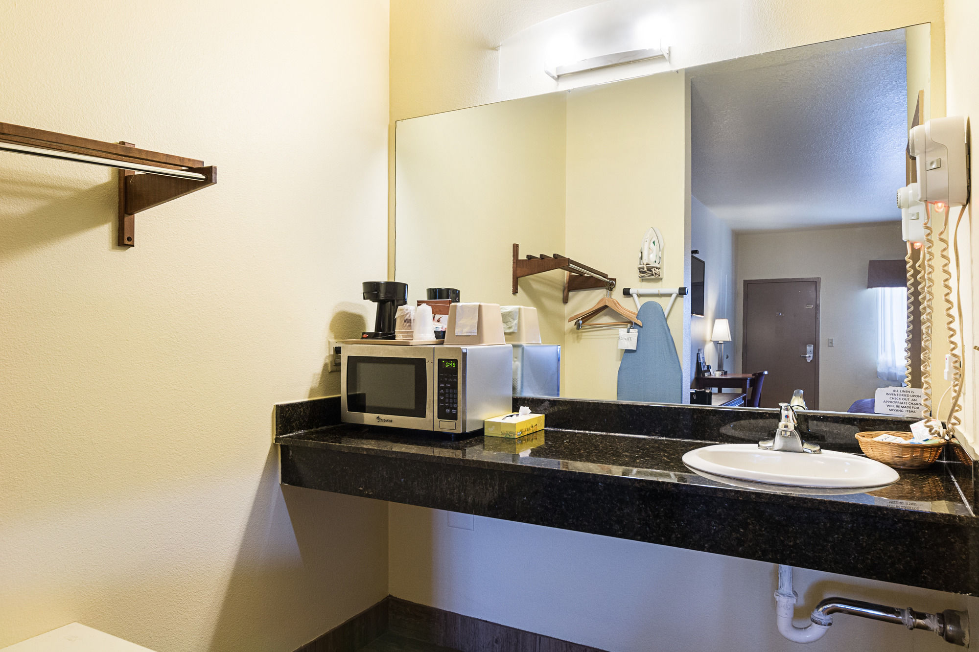 Lone Star Inn & Suites