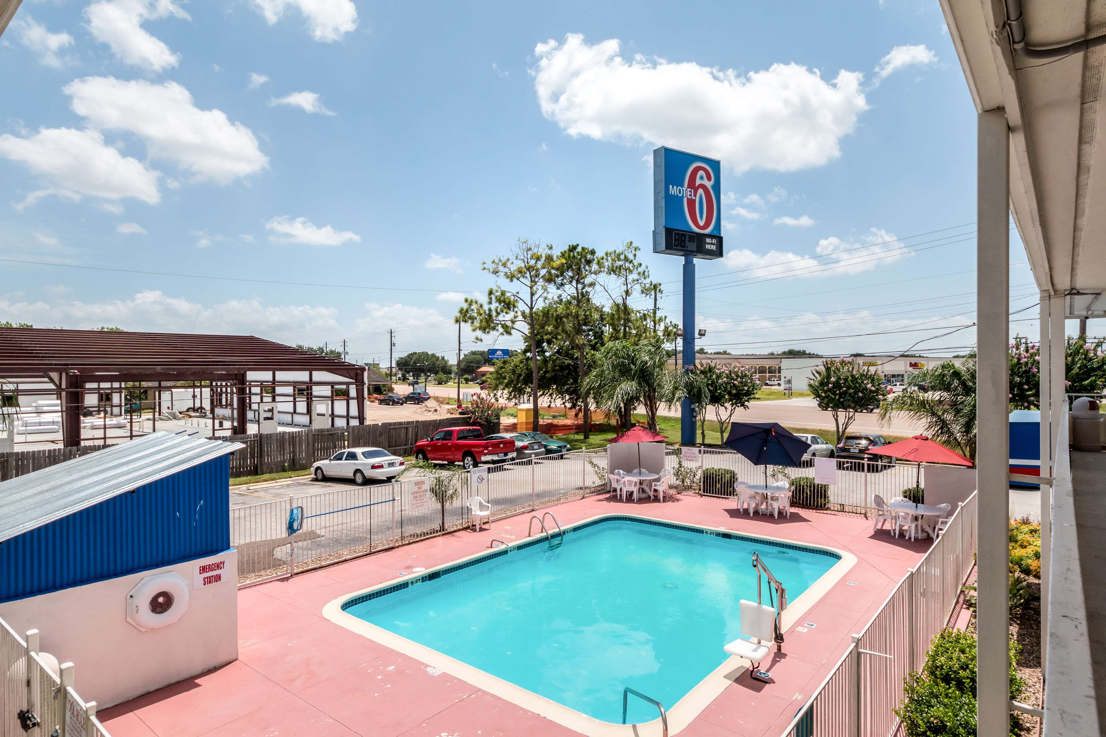 Motel 6 Victoria