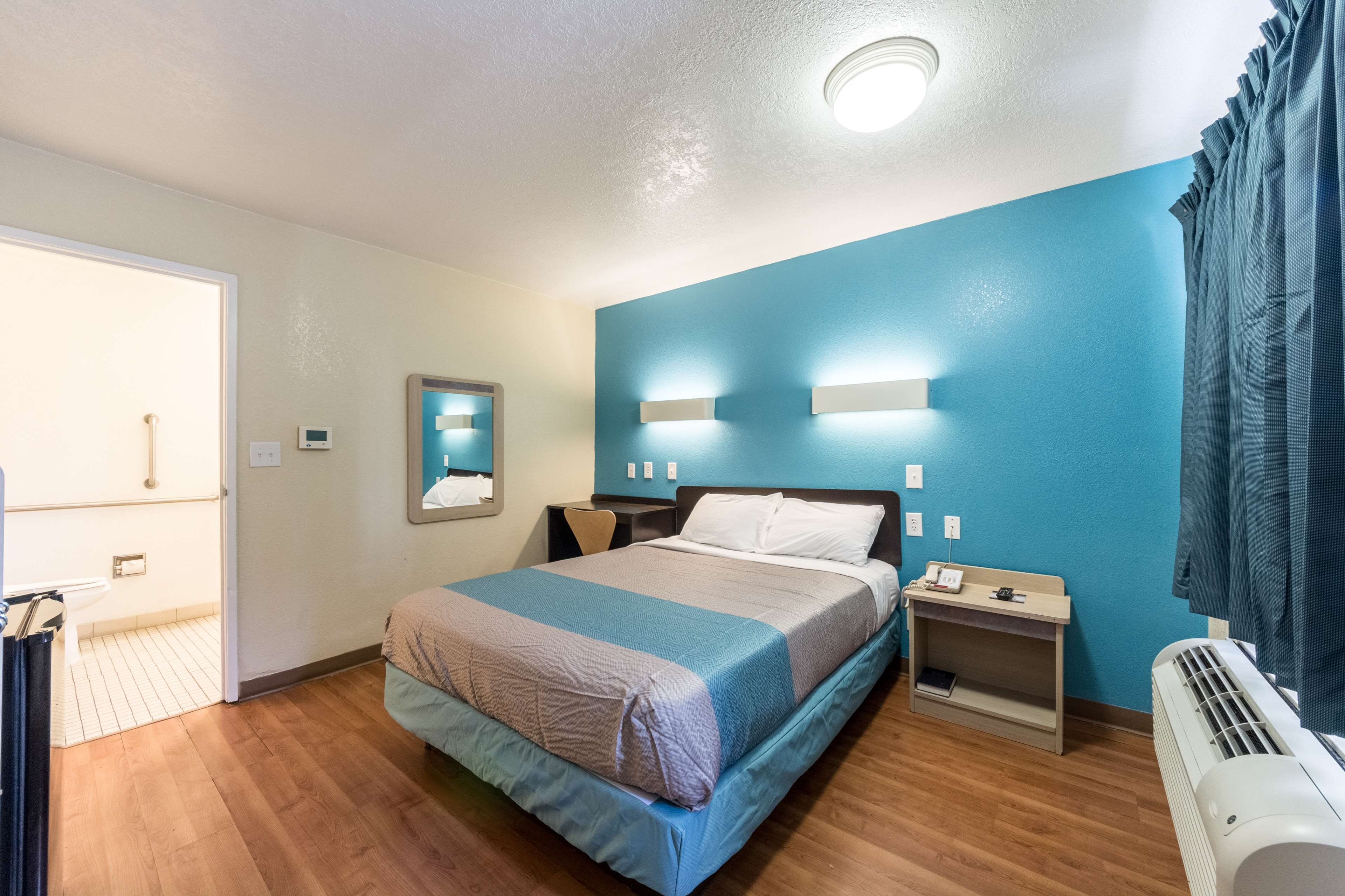 Motel 6 Victoria