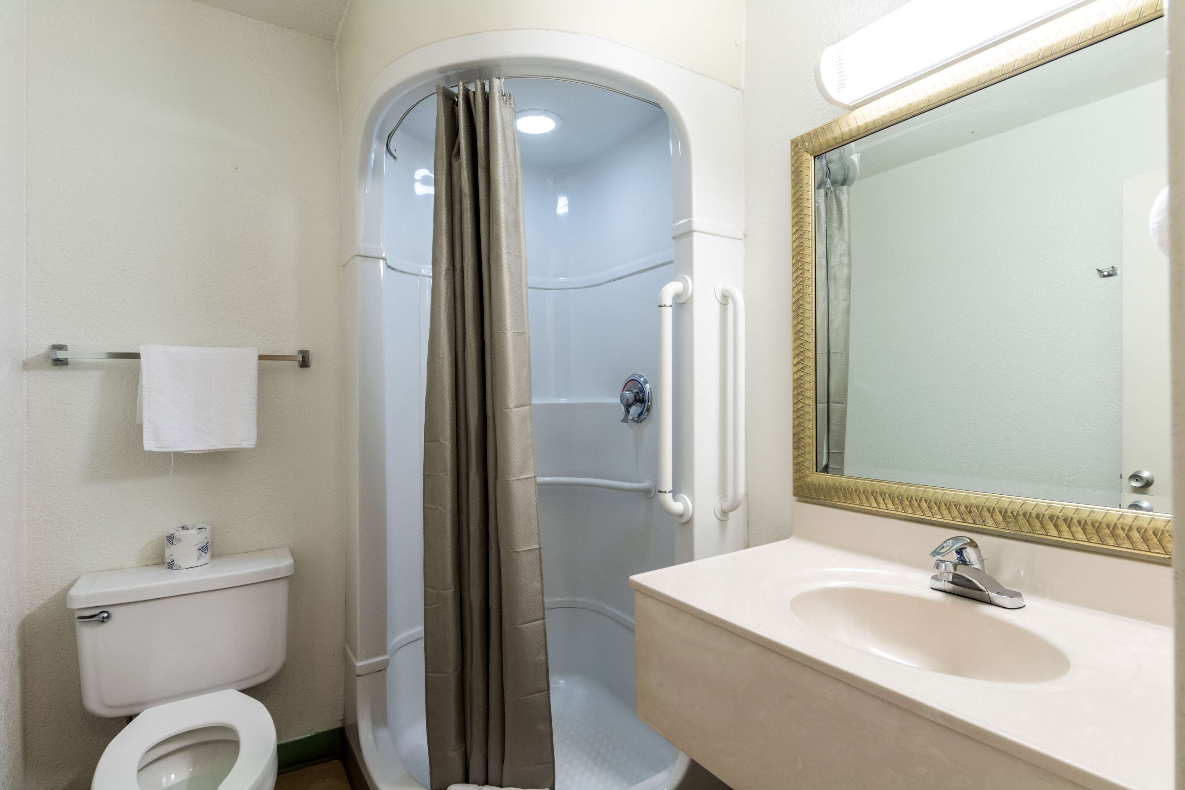 Motel 6 Victoria