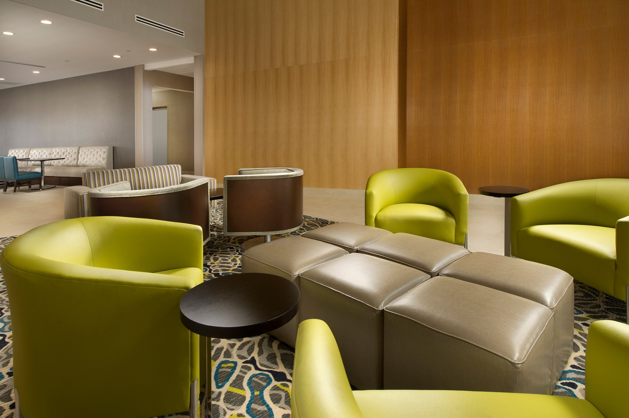 Holiday Inn Express & Suites Waco South