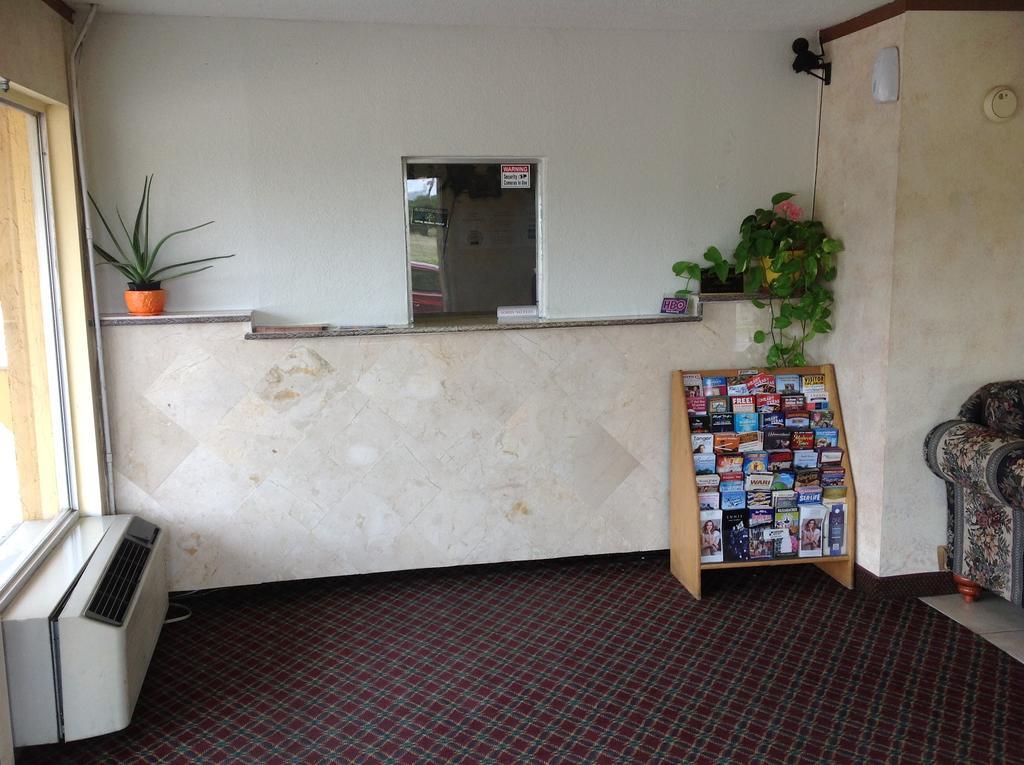 Knights Inn Waco South